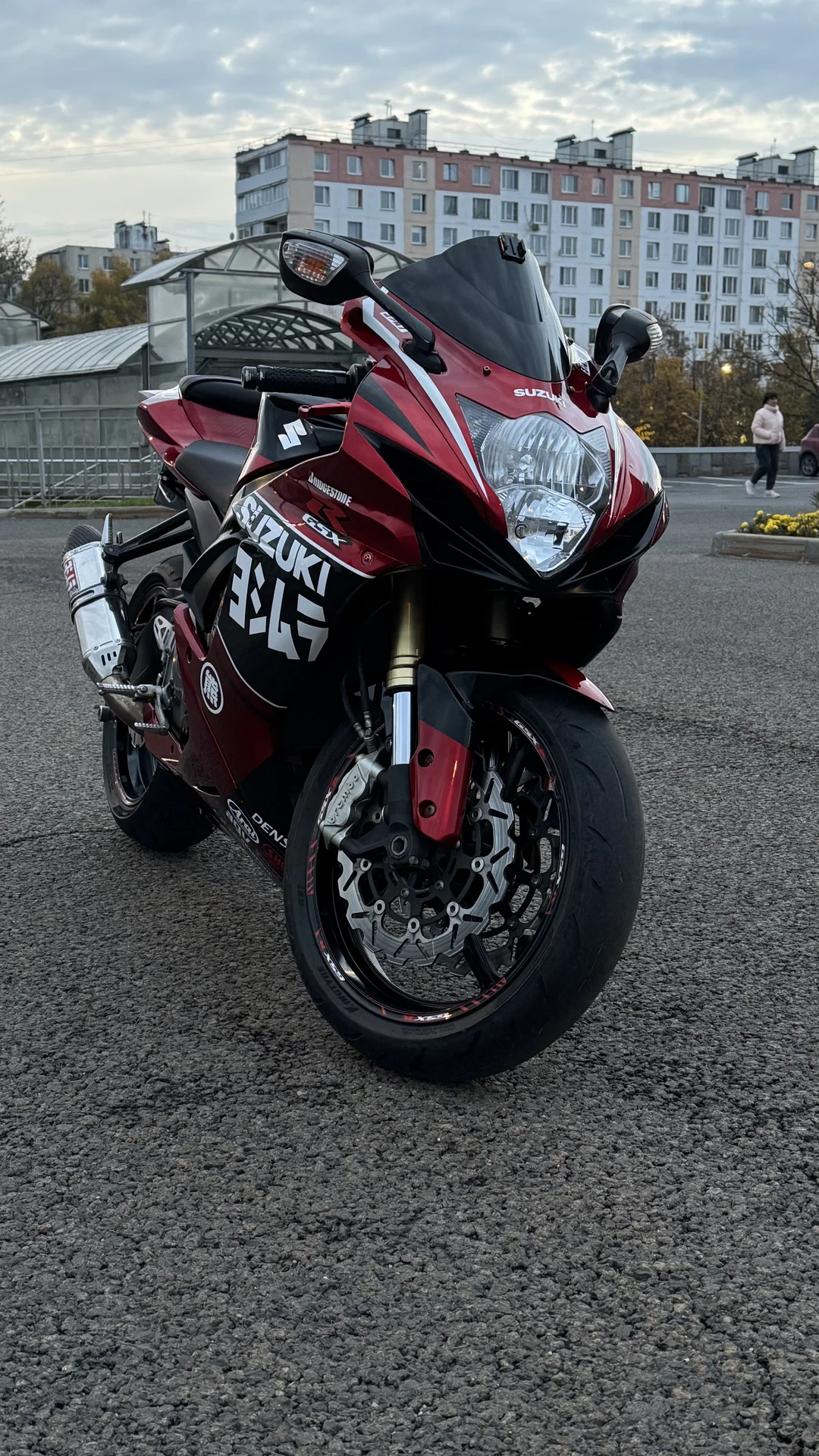 Мотоцикл Suzuki gsx-r 750 - миниатюра 3