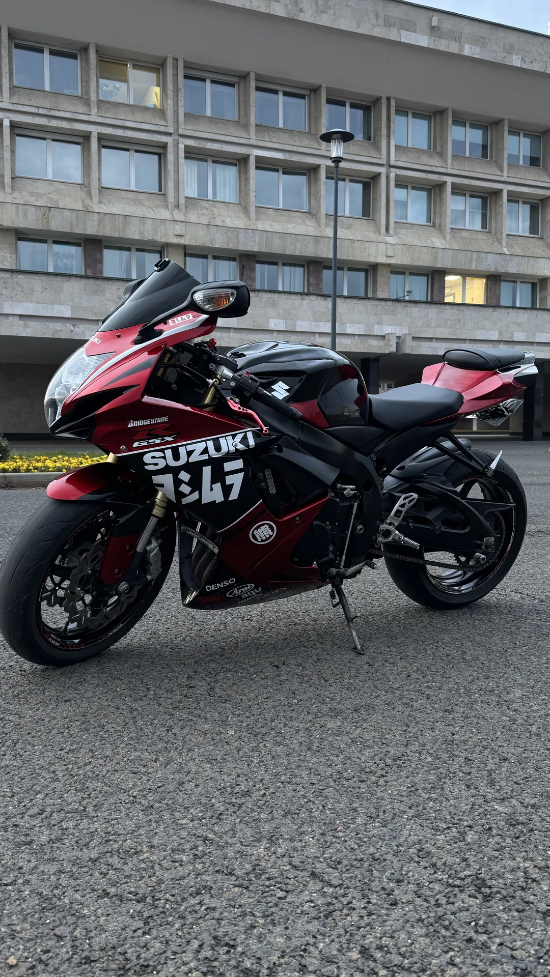 Мотоцикл Suzuki gsx-r 750 - миниатюра 4