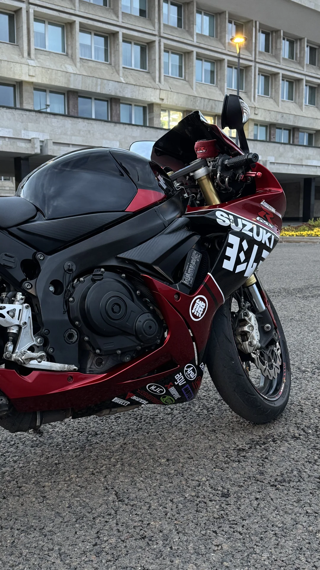 Мотоцикл Suzuki gsx-r 750 - миниатюра 12