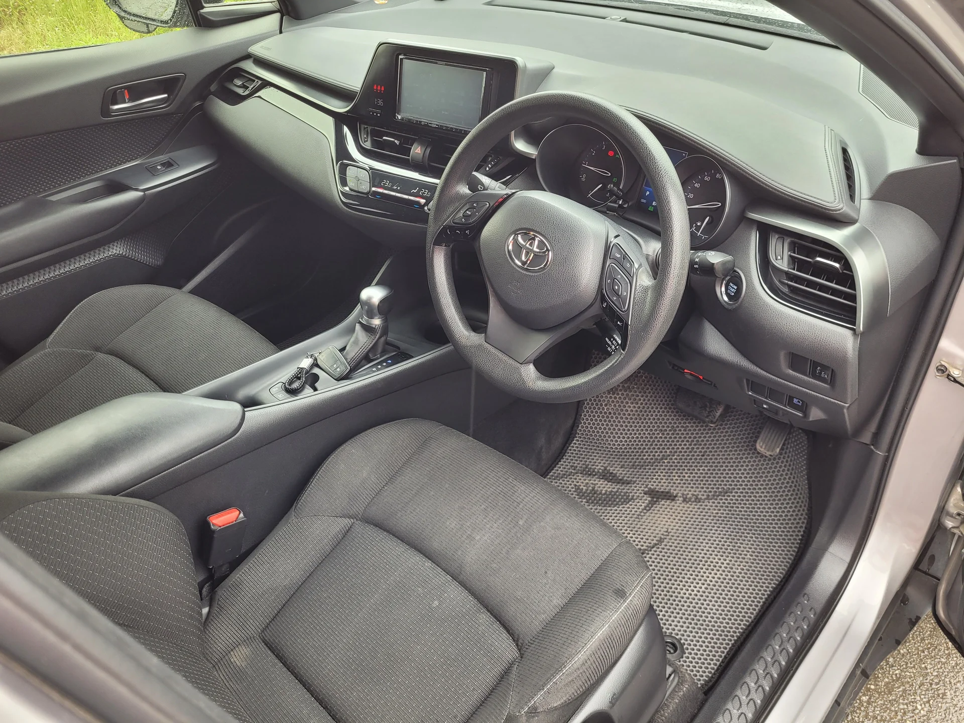 Toyota C-HR 1.2 CVT, 2018г.в. - миниатюра 9