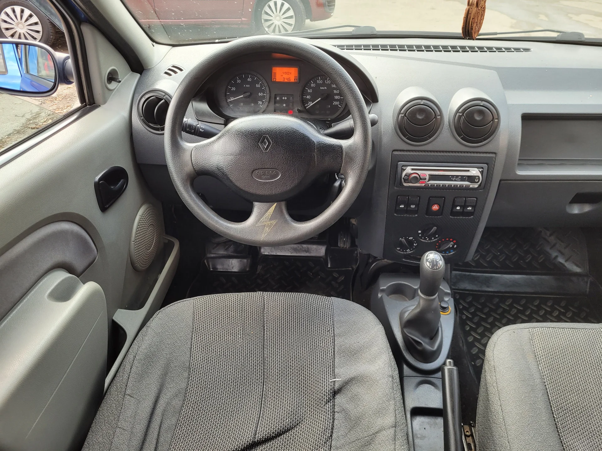 Renault Logan 1.6МТ, 2007-08г.э. - миниатюра 7
