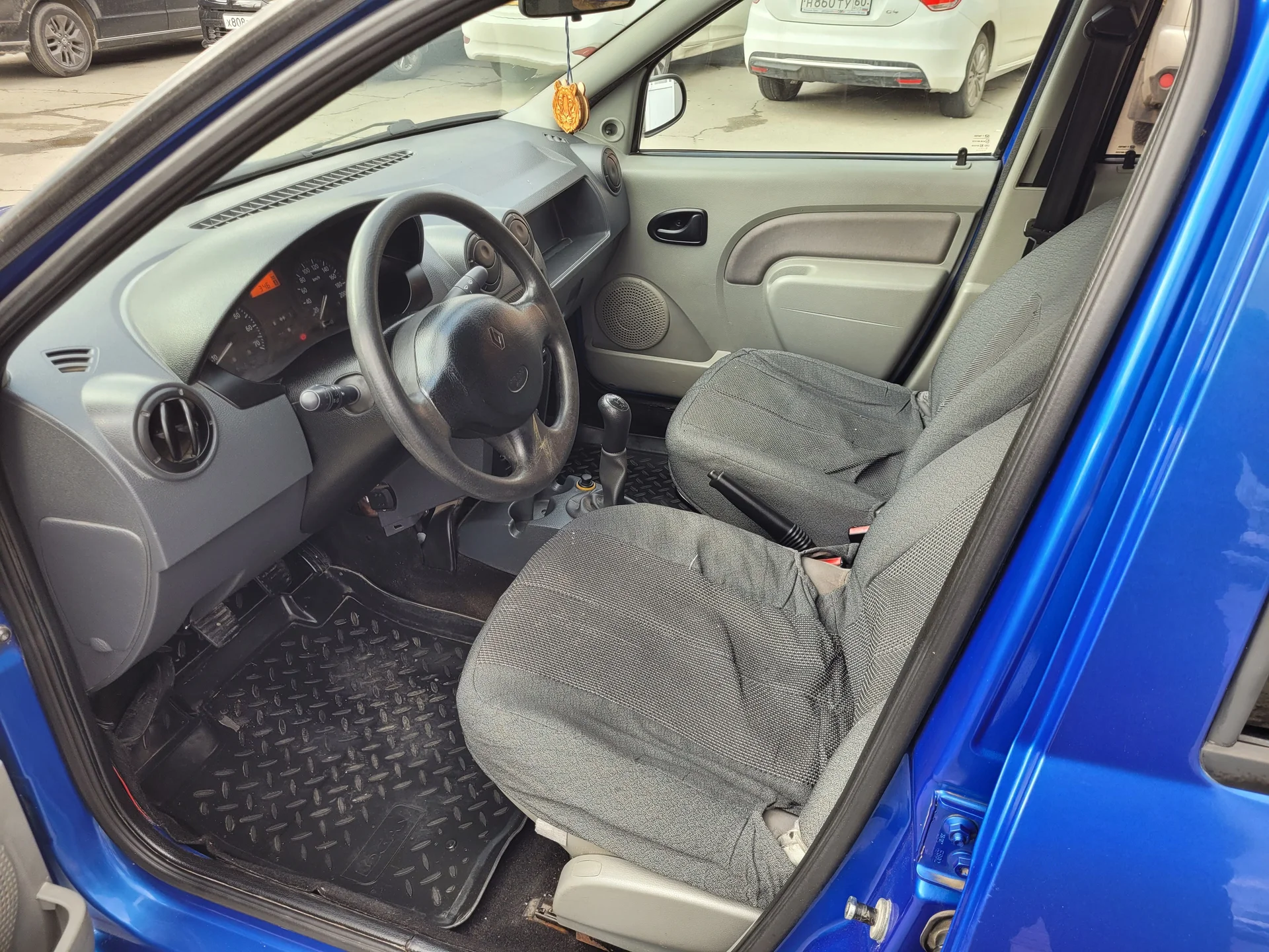 Renault Logan 1.6МТ, 2007-08г.э. - миниатюра 8