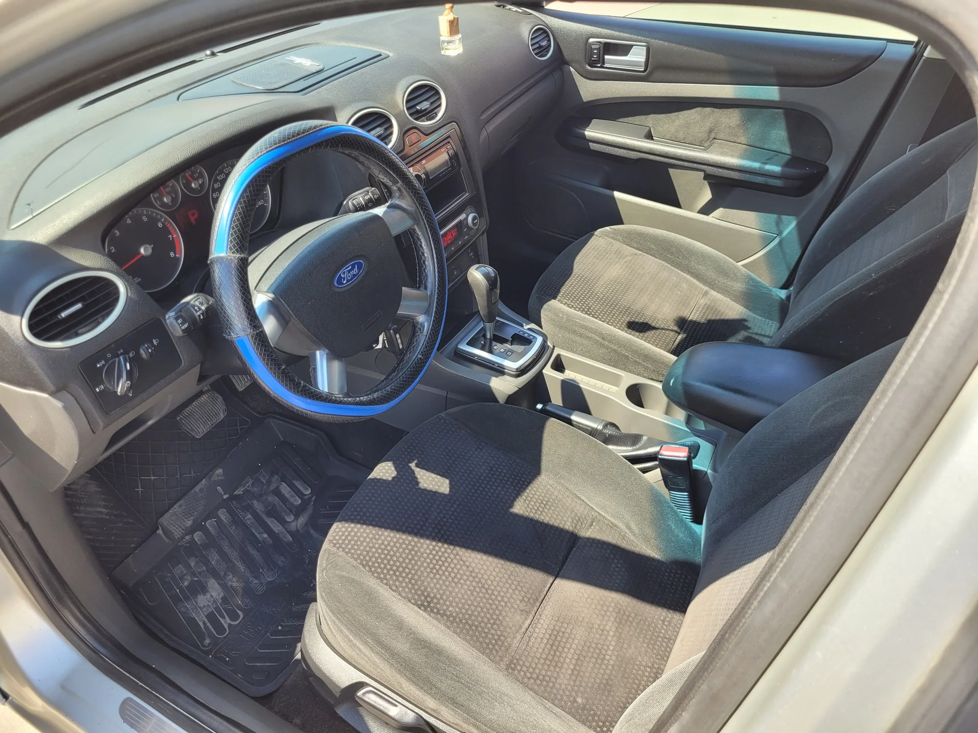 Ford Focus 1.6АТ, 2008-09г.э. - миниатюра 8