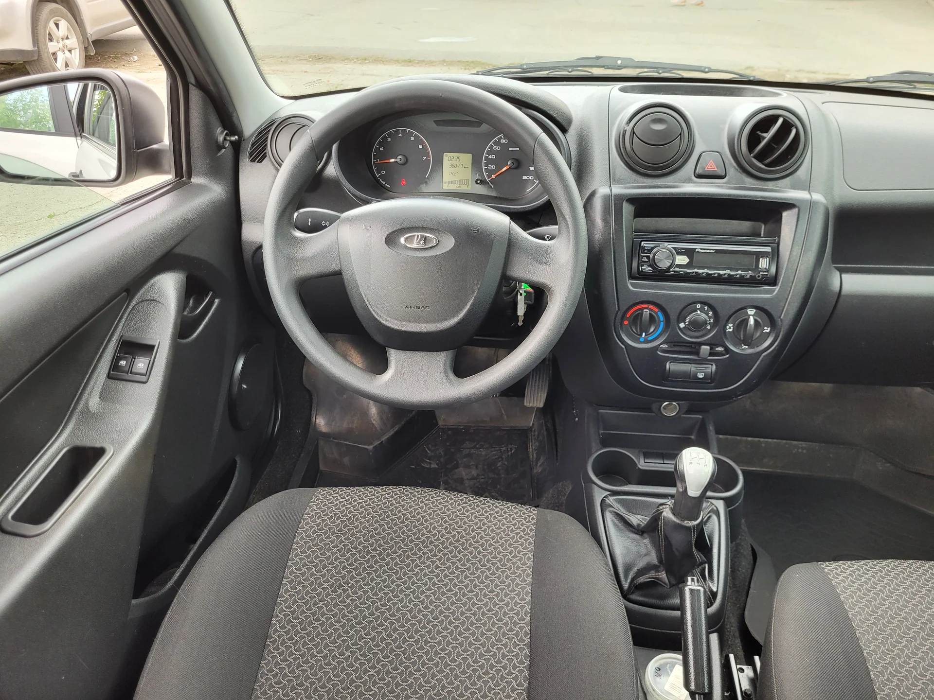 LADA Granta 1.6МТ, 2016г.в. - миниатюра 7