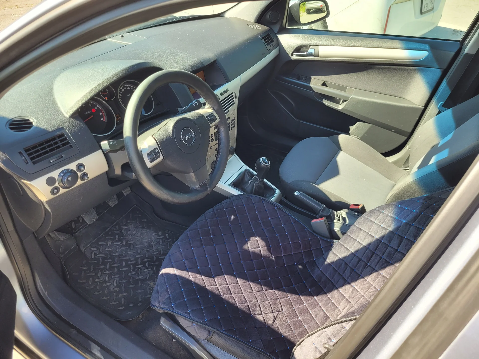 Opel Astra 1.6МТ, 2008г.в. - миниатюра 8