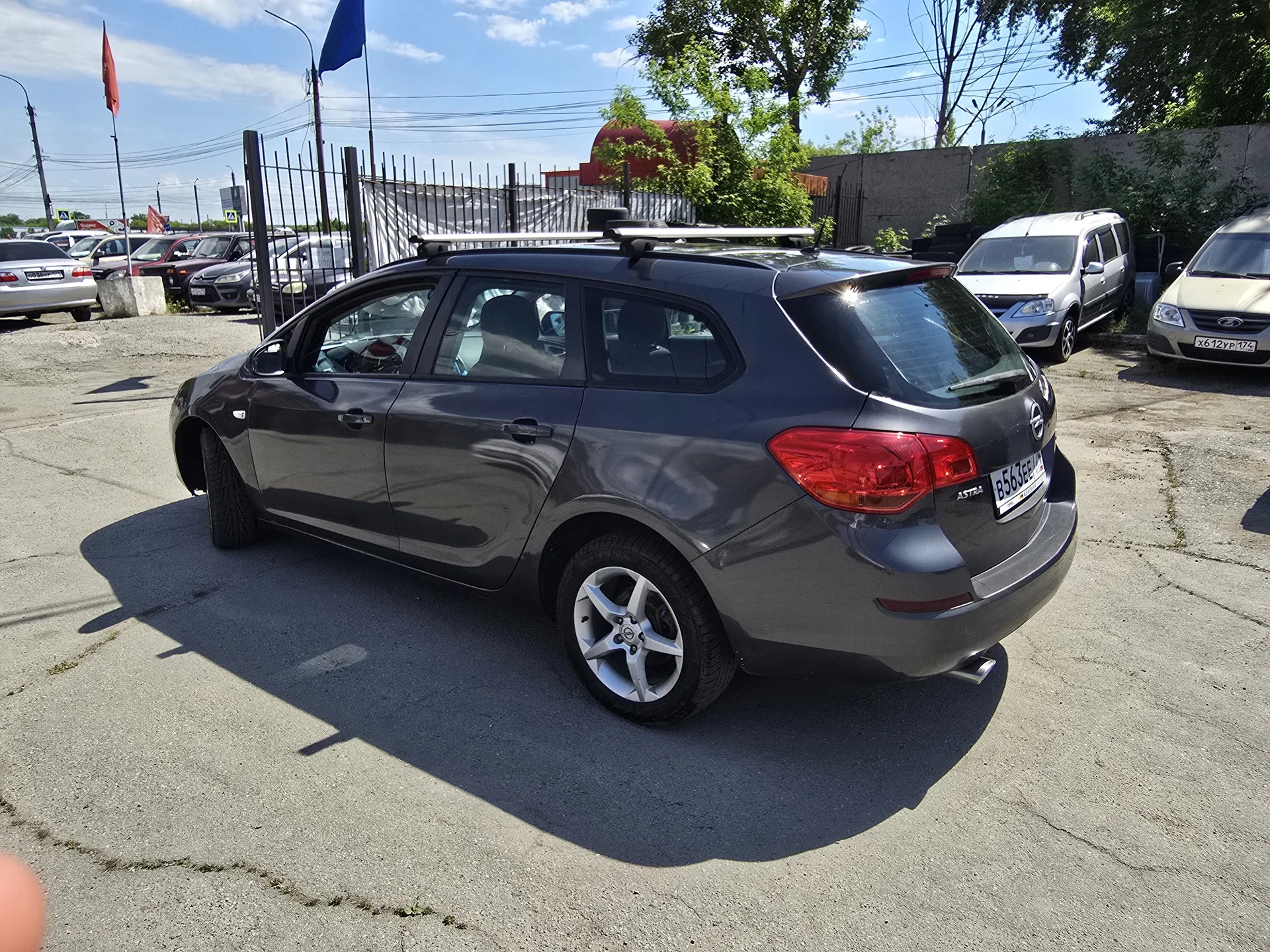 Opel Astra 1.4АТ, 2012г.в. - миниатюра 2