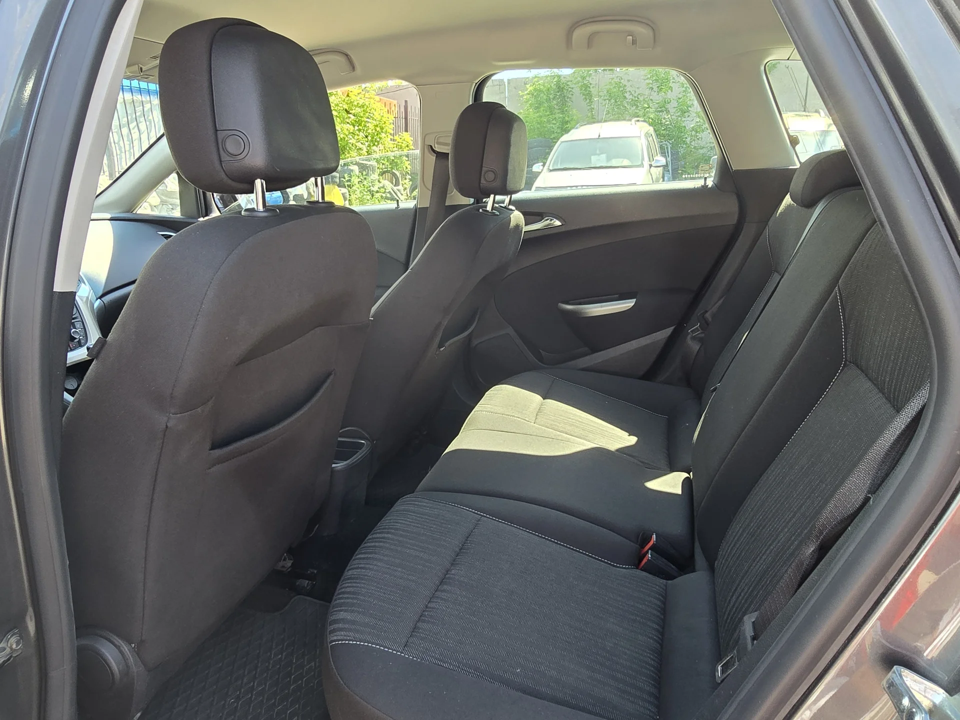 Opel Astra 1.4АТ, 2012г.в. - миниатюра 6