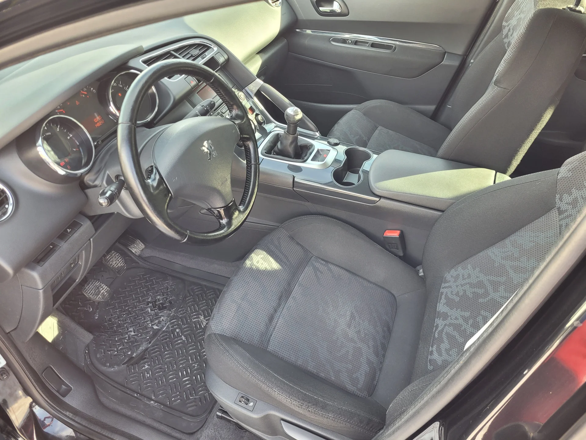 Peugeot 3008 1.6МТ, 2010г.в. - миниатюра 9