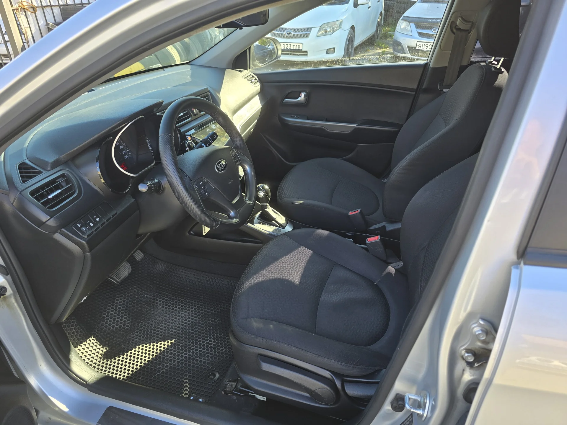 Kia Rio 1.6 AT, 2016-17г.э. - миниатюра 3