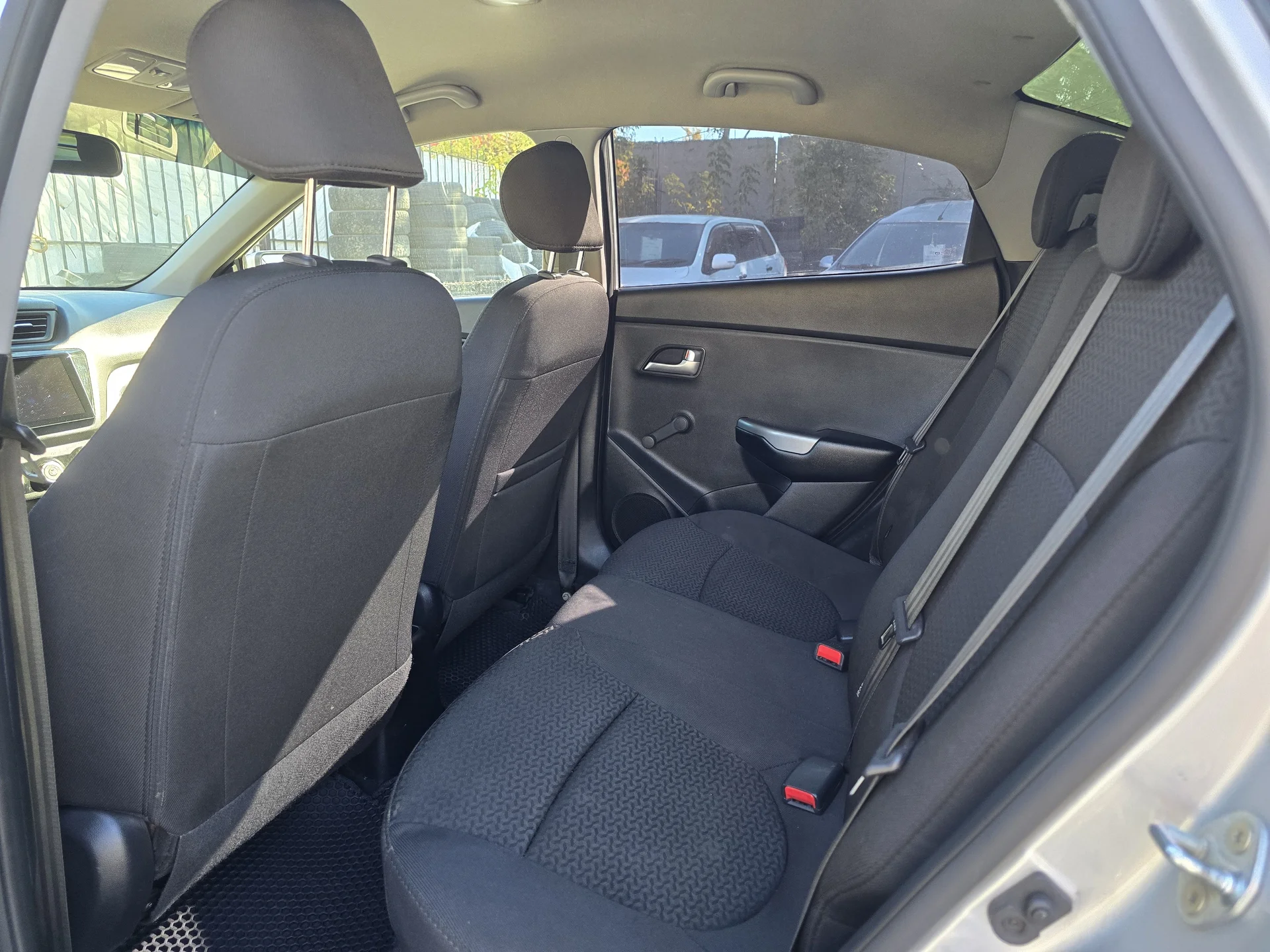 Kia Rio 1.6 AT, 2016-17г.э. - миниатюра 7