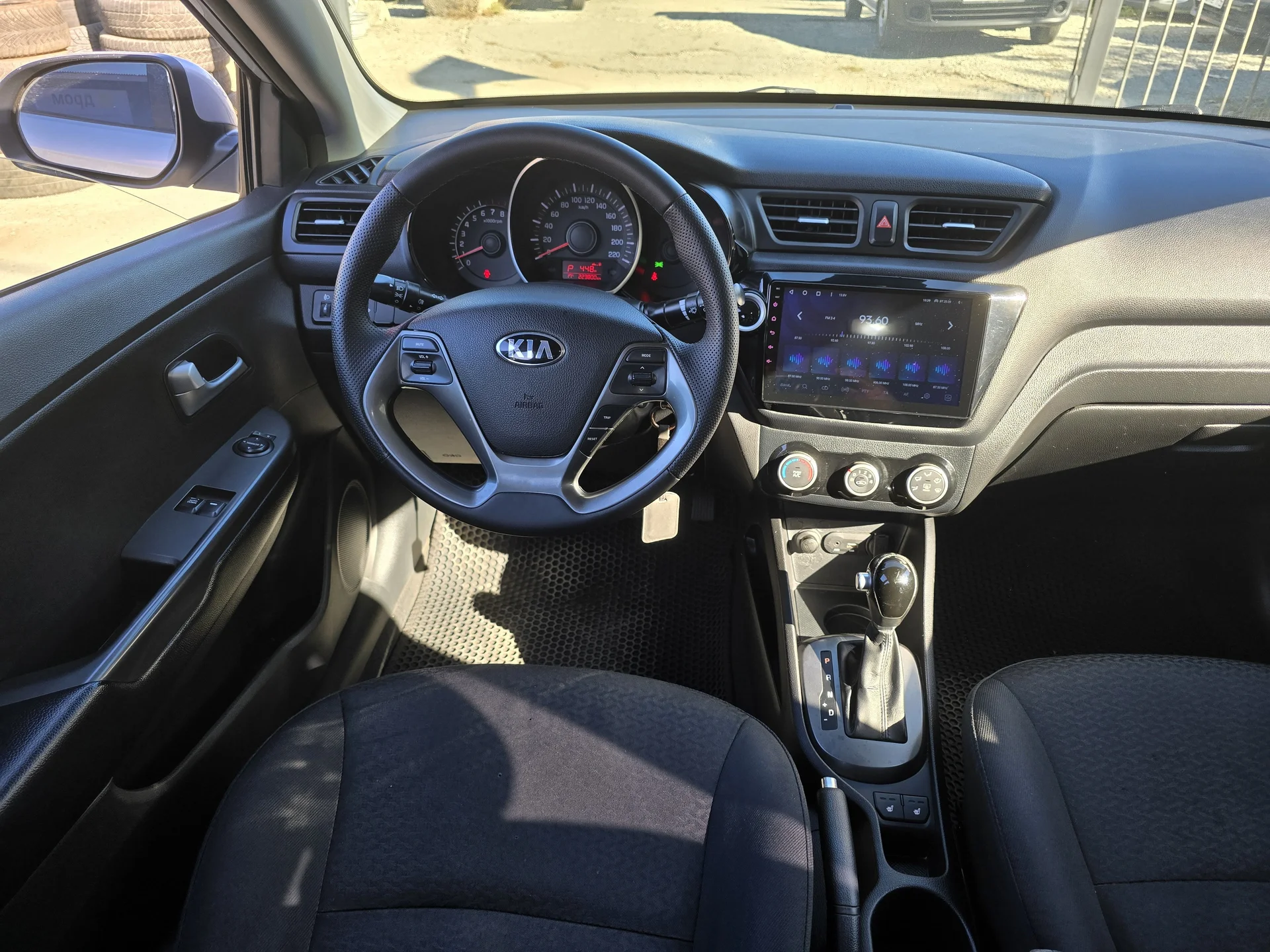 Kia Rio 1.6 AT, 2016-17г.э. - миниатюра 8