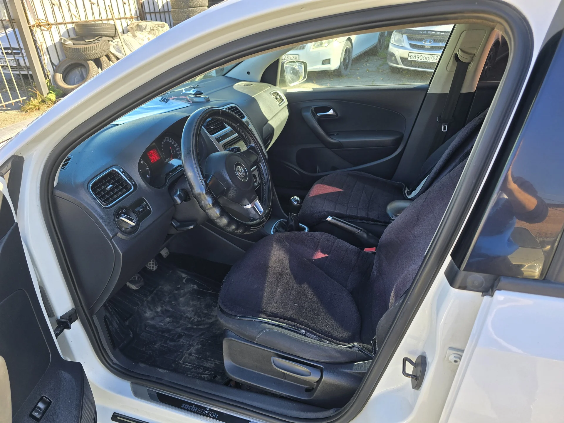 Volkswagen Polo 1.6 МТ, 2013г.в. - миниатюра 5