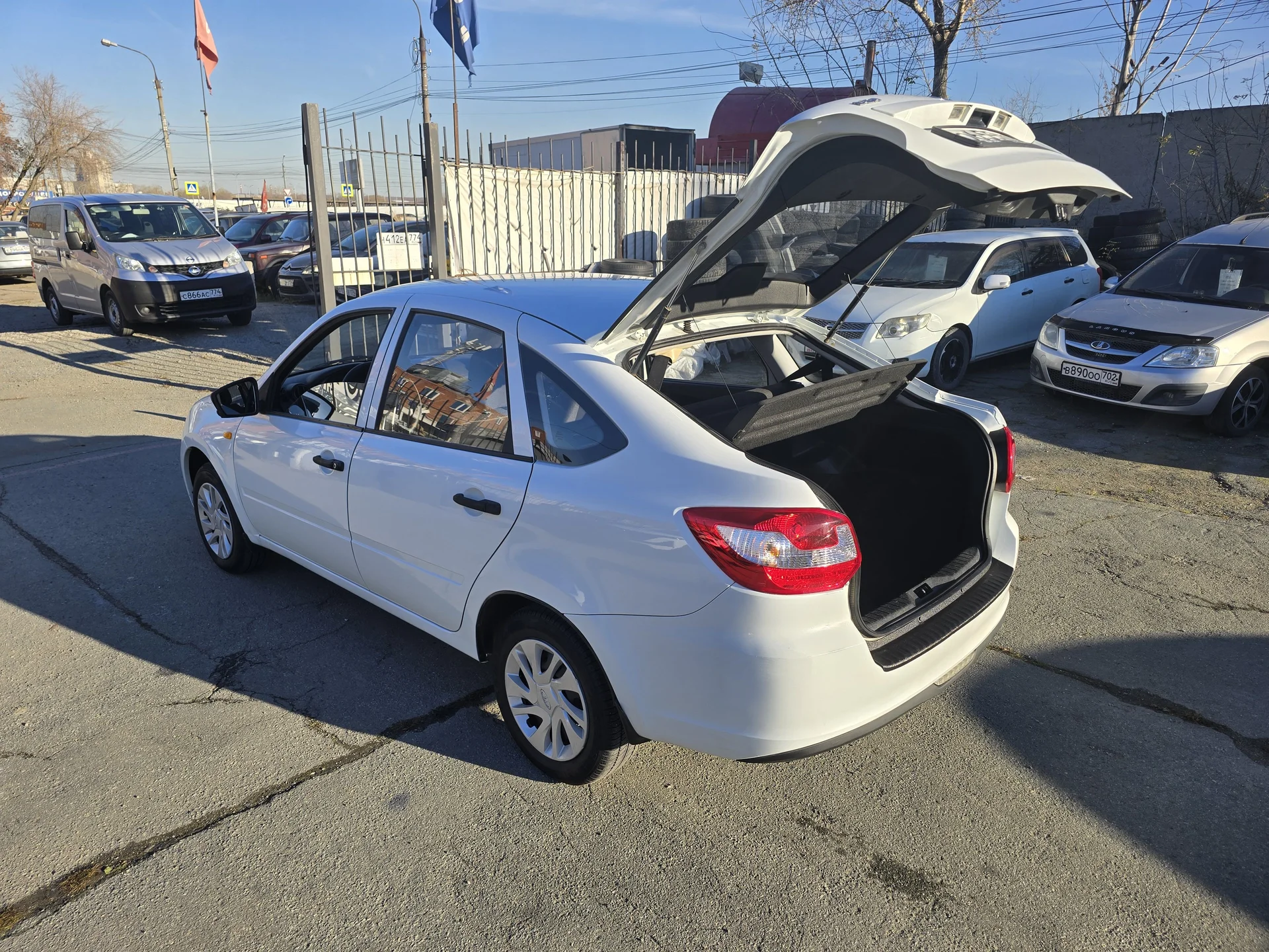 LADA Granta 1.6 МТ, 2015г.в. - миниатюра 3