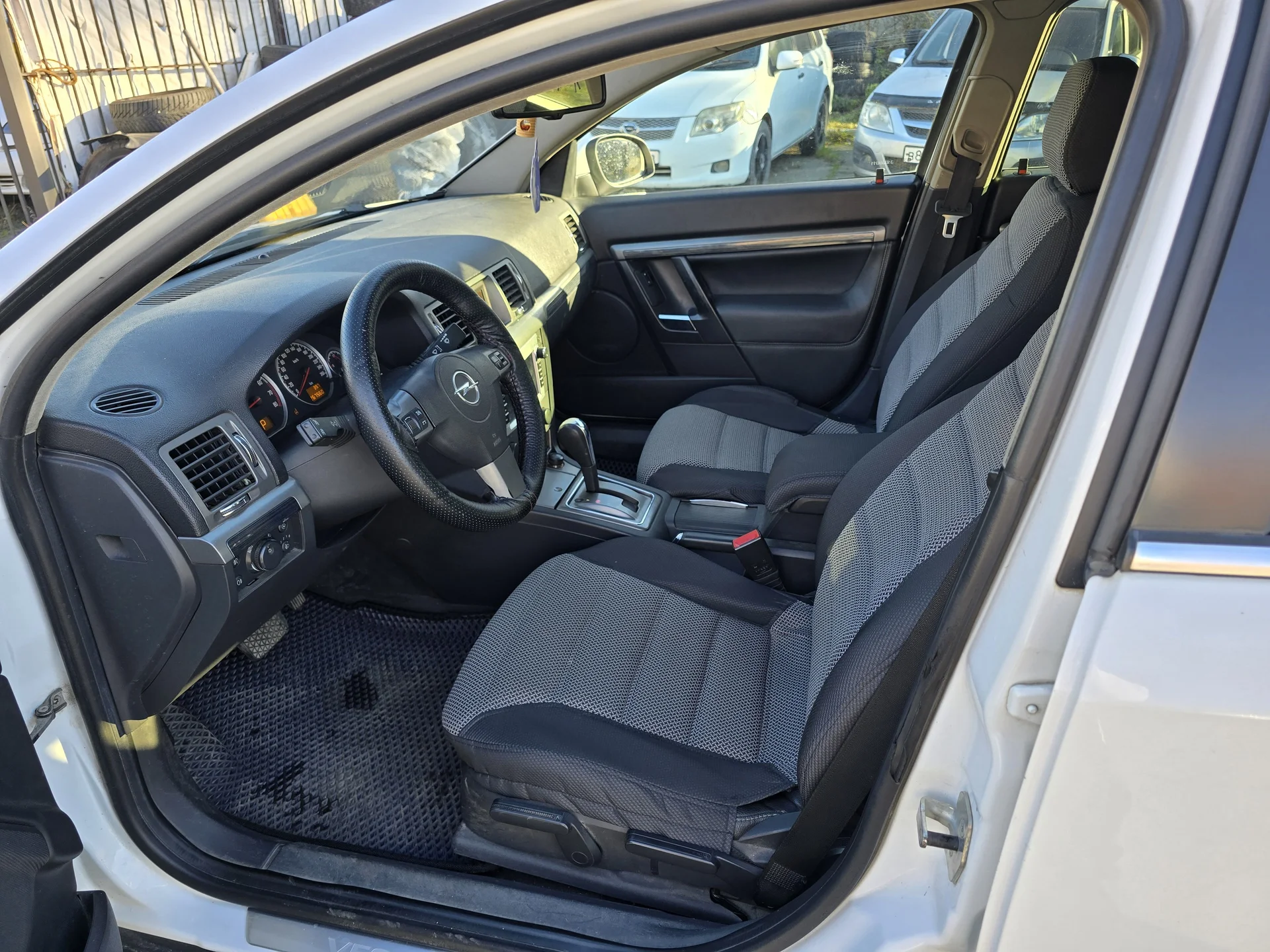 Opel Vectra 2.2 АТ, 2007г.в. - миниатюра 4