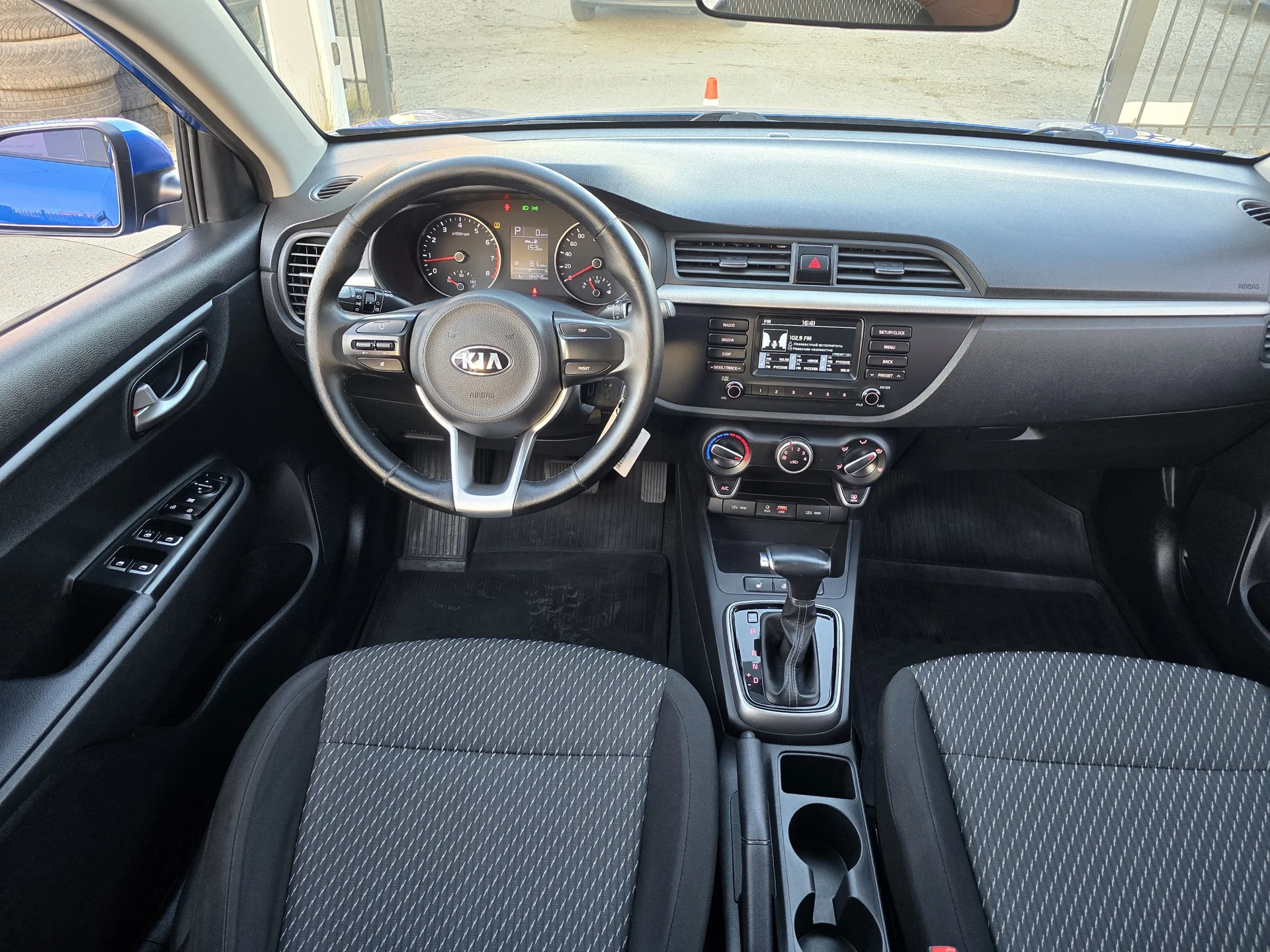 Kia Rio X-Line 1.4 AT, 2018г.в. - миниатюра 9