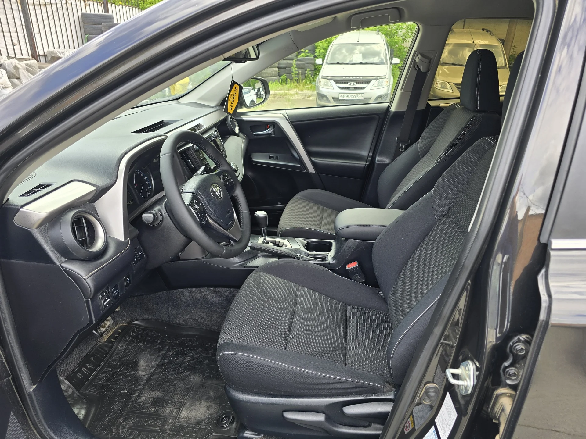 Toyota RAV4 2.0 CVT, 2016г.в. 4WD - миниатюра 7