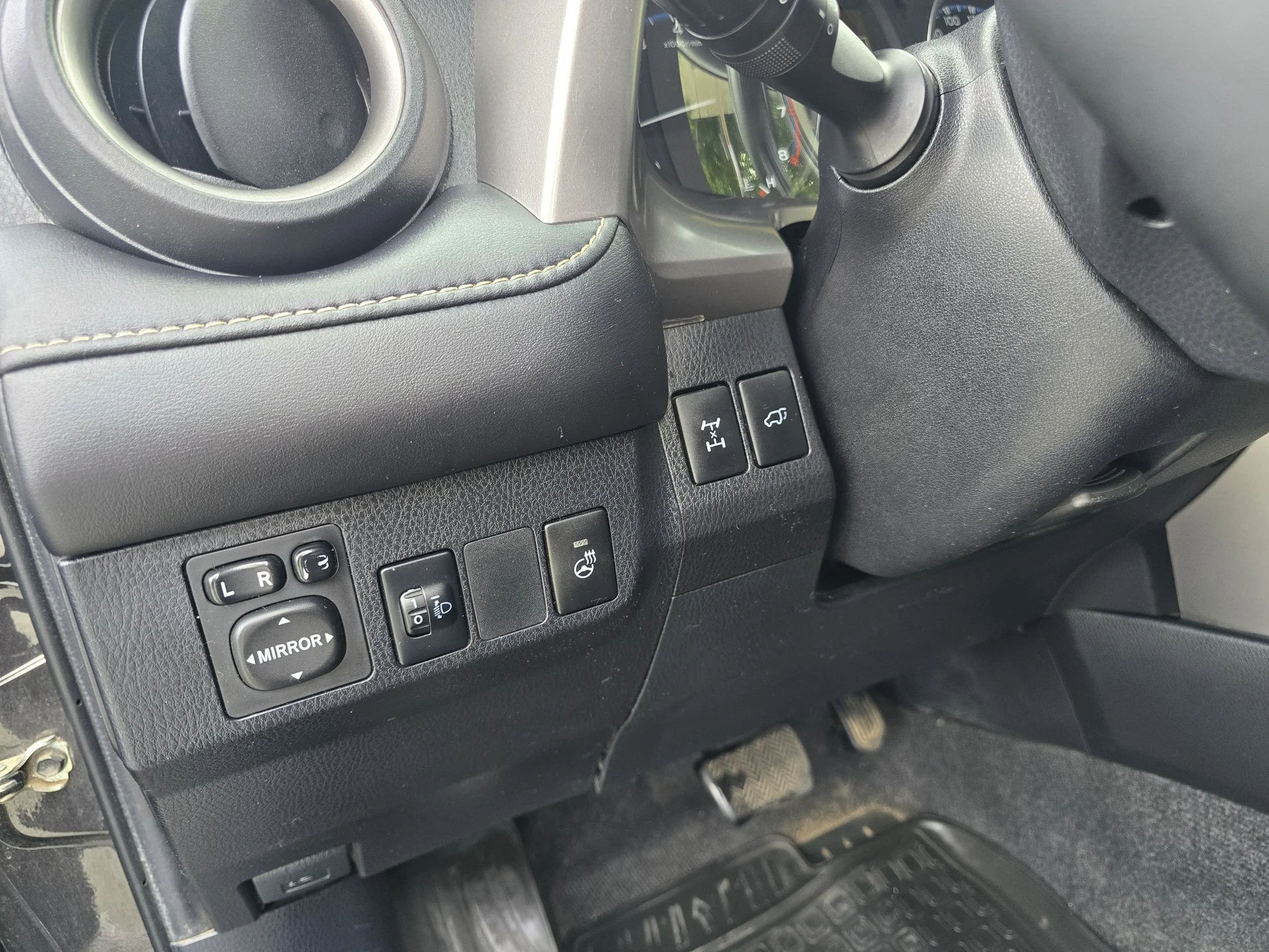 Toyota RAV4 2.0 CVT, 2016г.в. 4WD - миниатюра 11