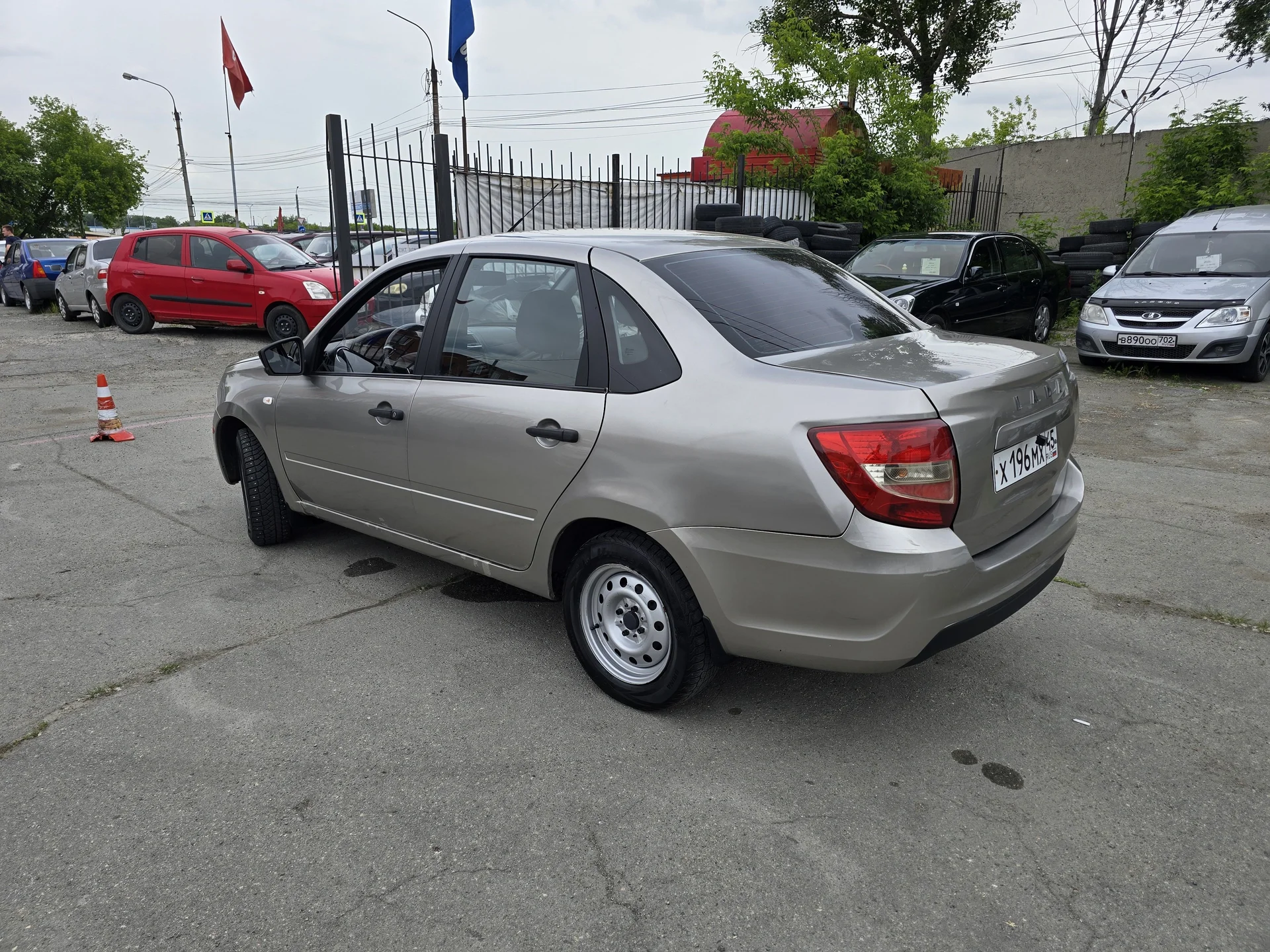 LADA Granta 1.6 МТ, 2019-20г.э. - миниатюра 2