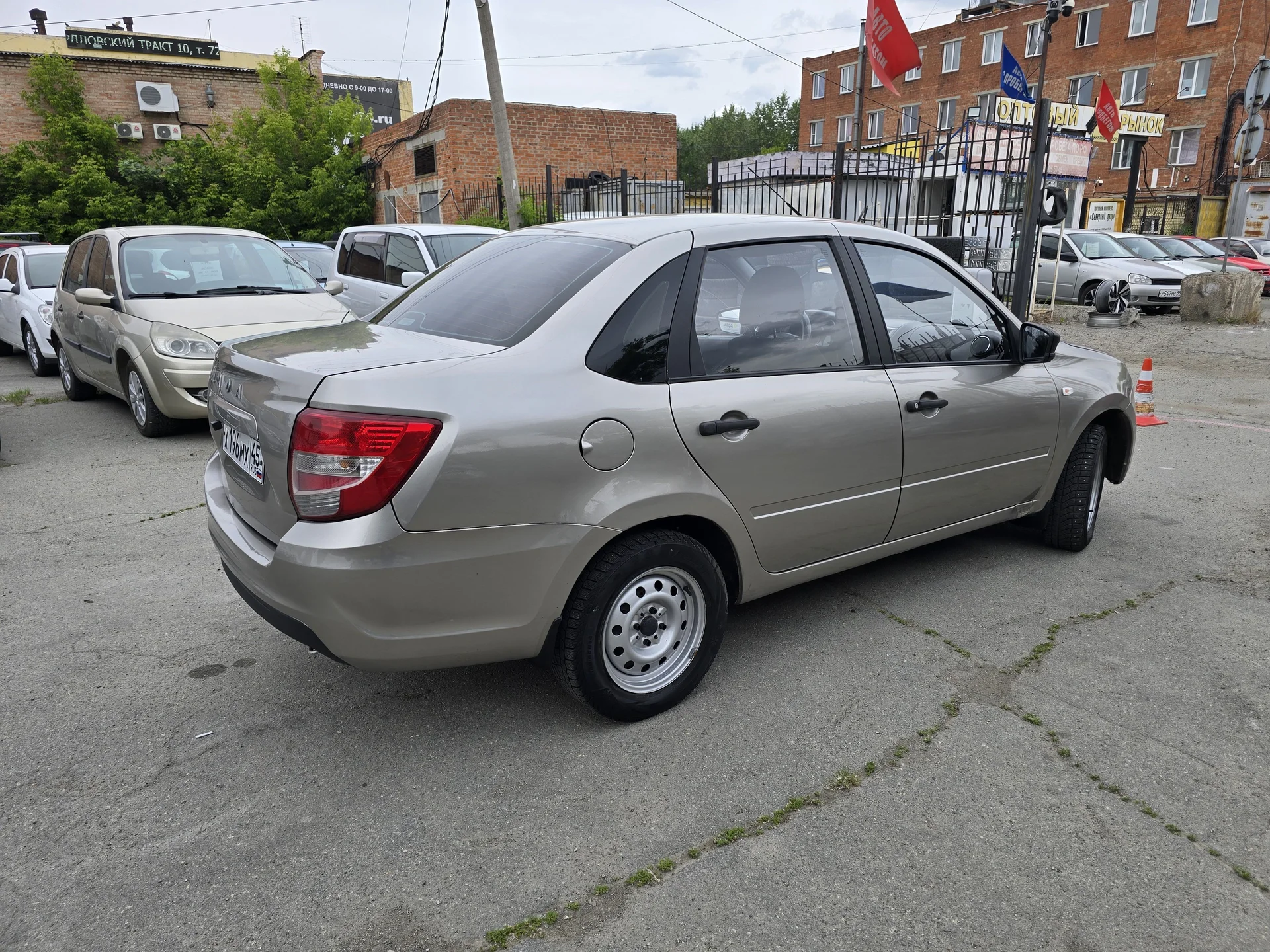 LADA Granta 1.6 МТ, 2019-20г.э. - миниатюра 5