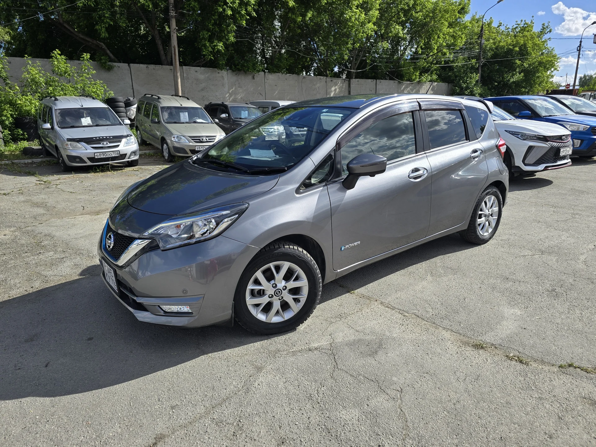 Nissan Note 1.2 AT, 2019г.в. - изображение 1
