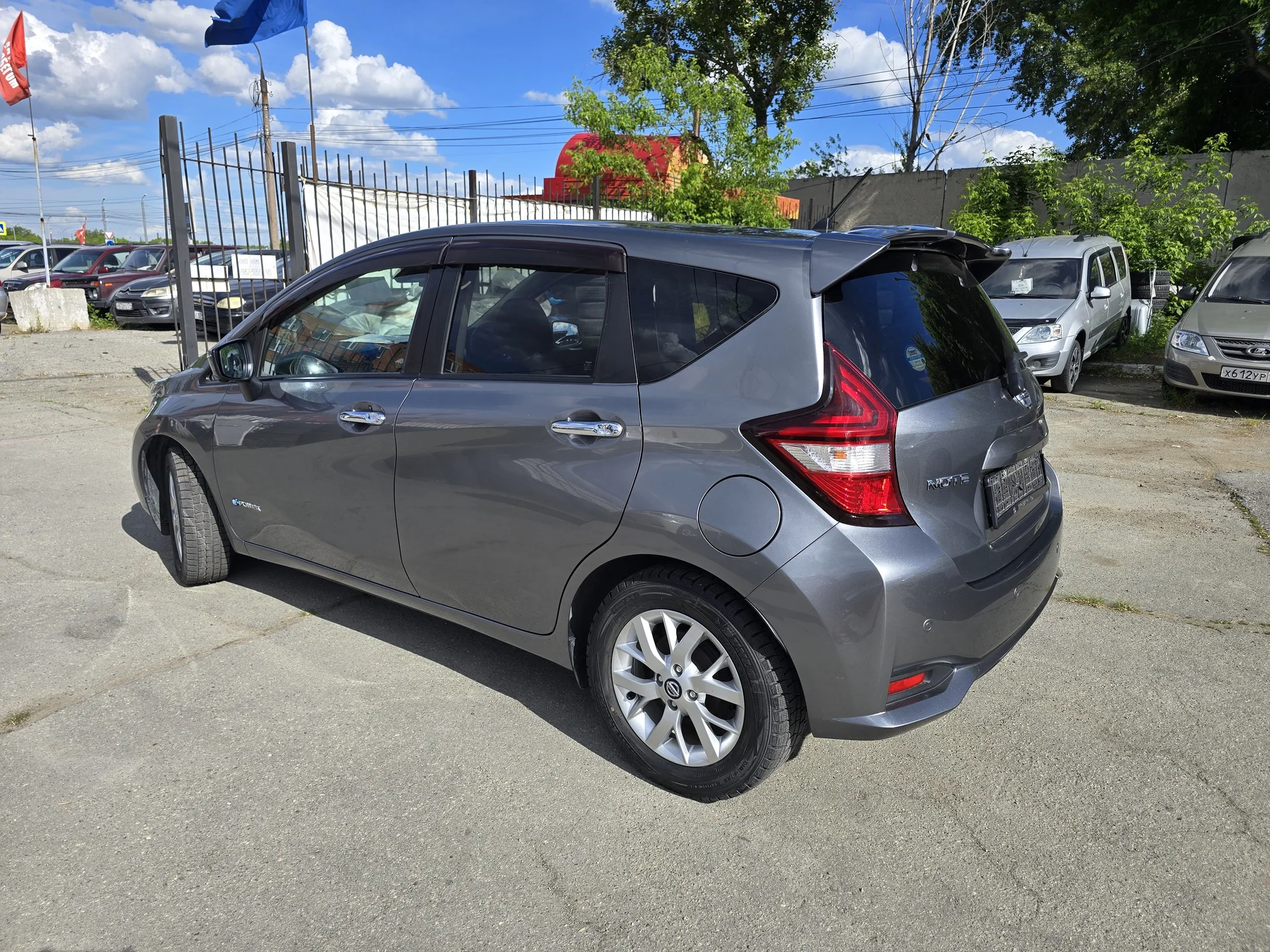 Nissan Note 1.2 AT, 2019г.в. - миниатюра 2