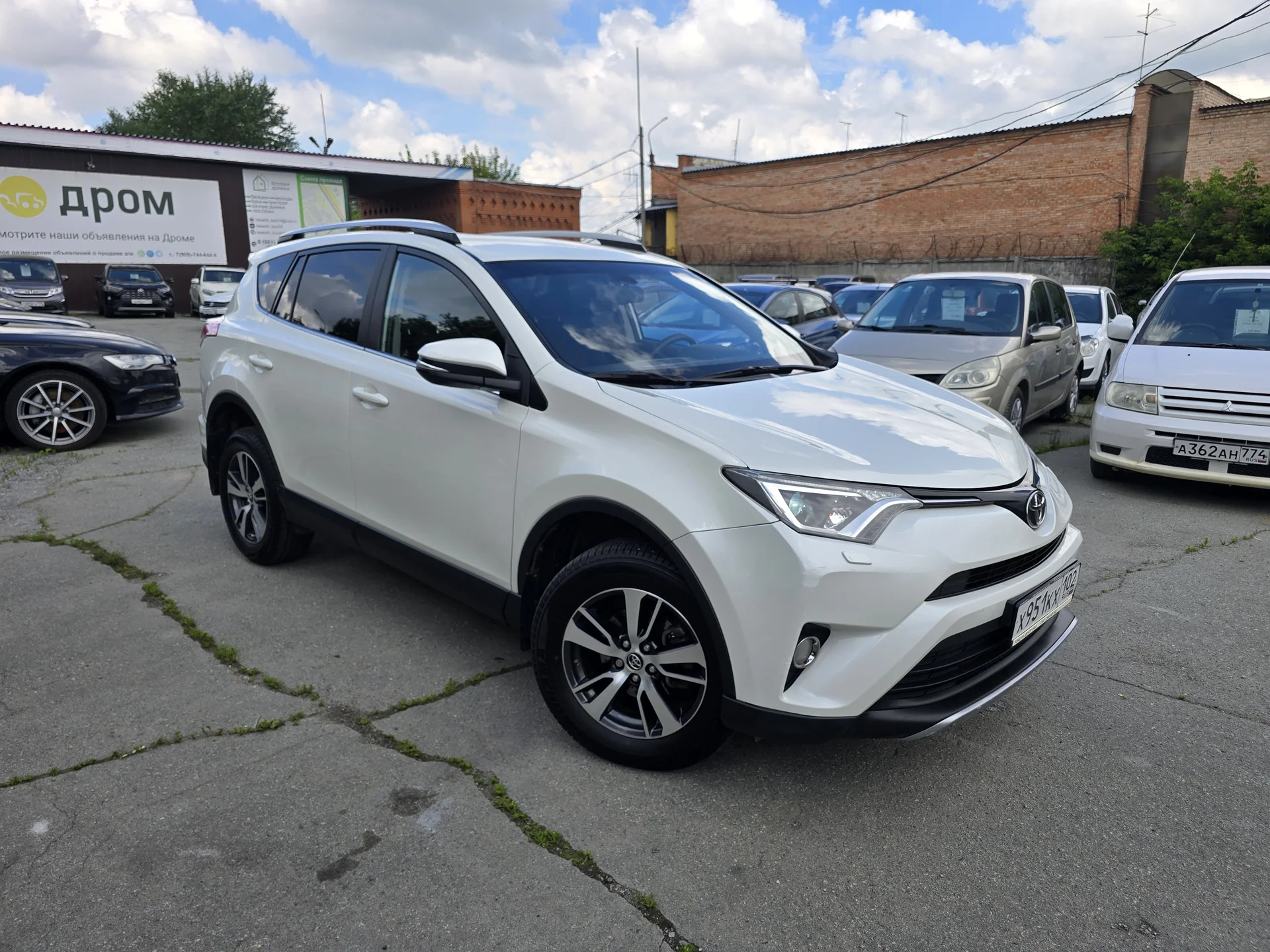 Toyota RAV4 2.0 CVT, 2017г.в. 4WD - миниатюра 12