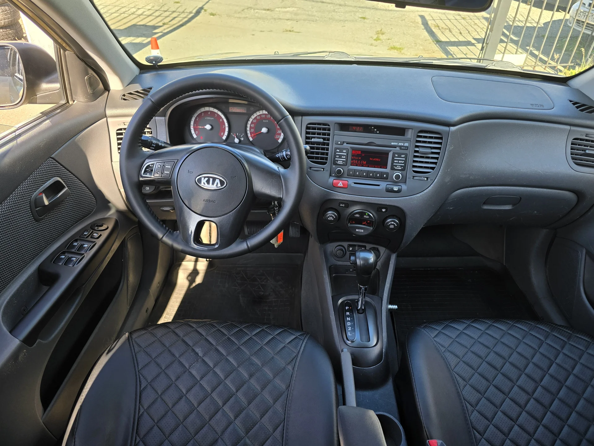 Kia Rio 1.4 AT, 2011г.в. - миниатюра 4