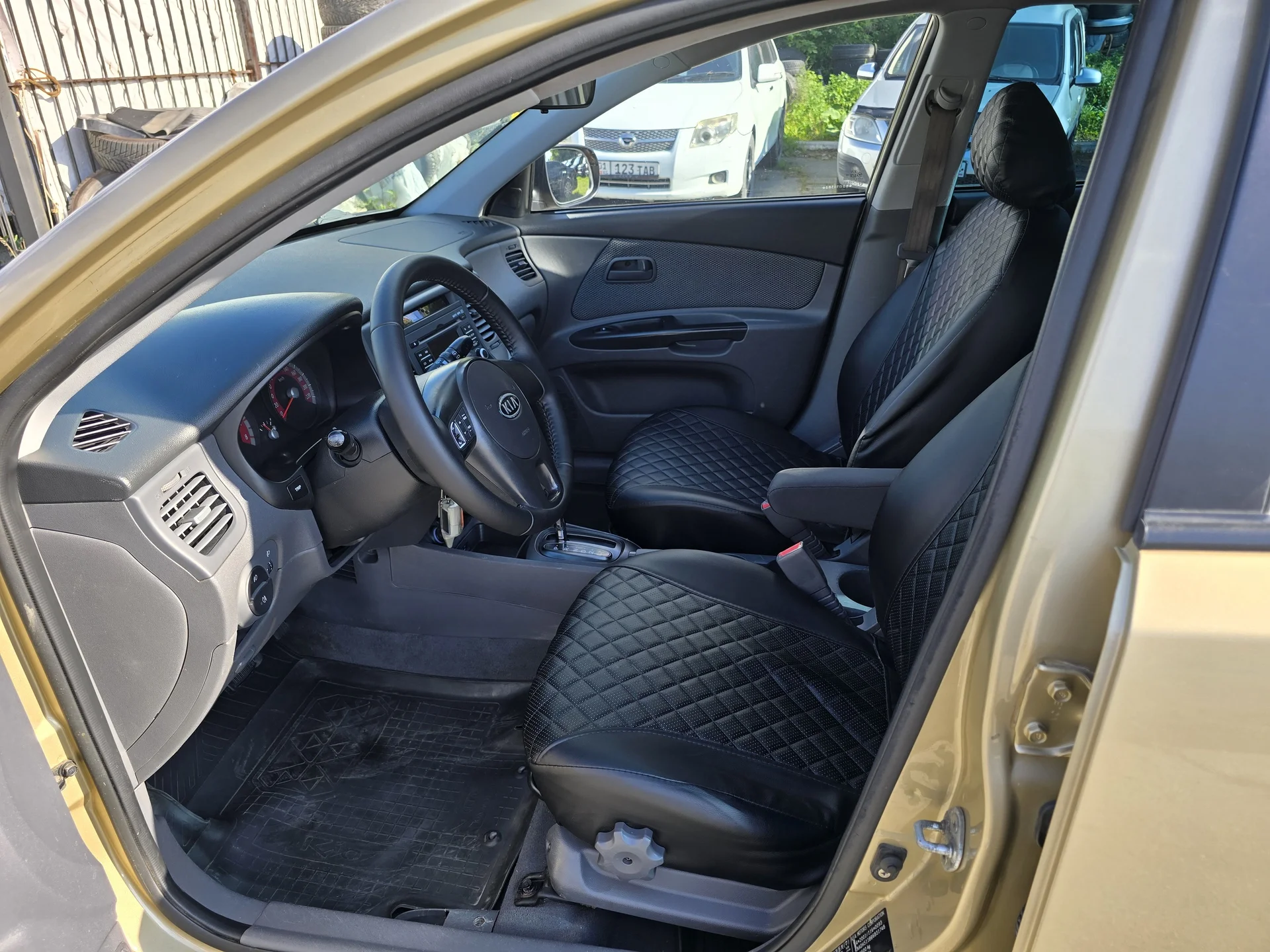 Kia Rio 1.4 AT, 2011г.в. - миниатюра 5