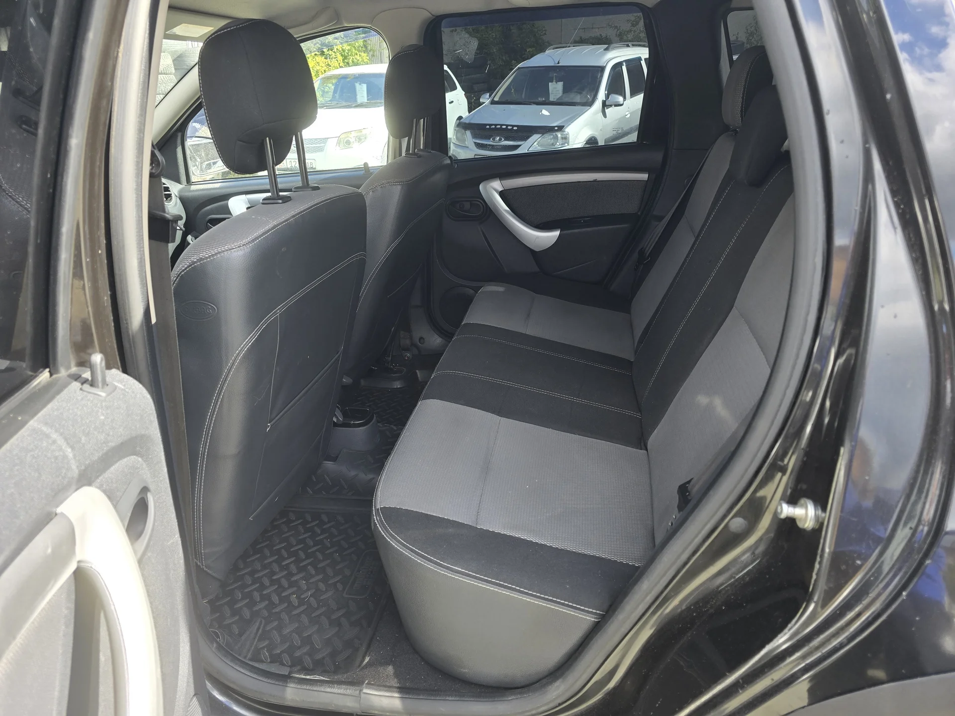 Renault Duster 2.0 МТ, 2013, 4WD - миниатюра 4