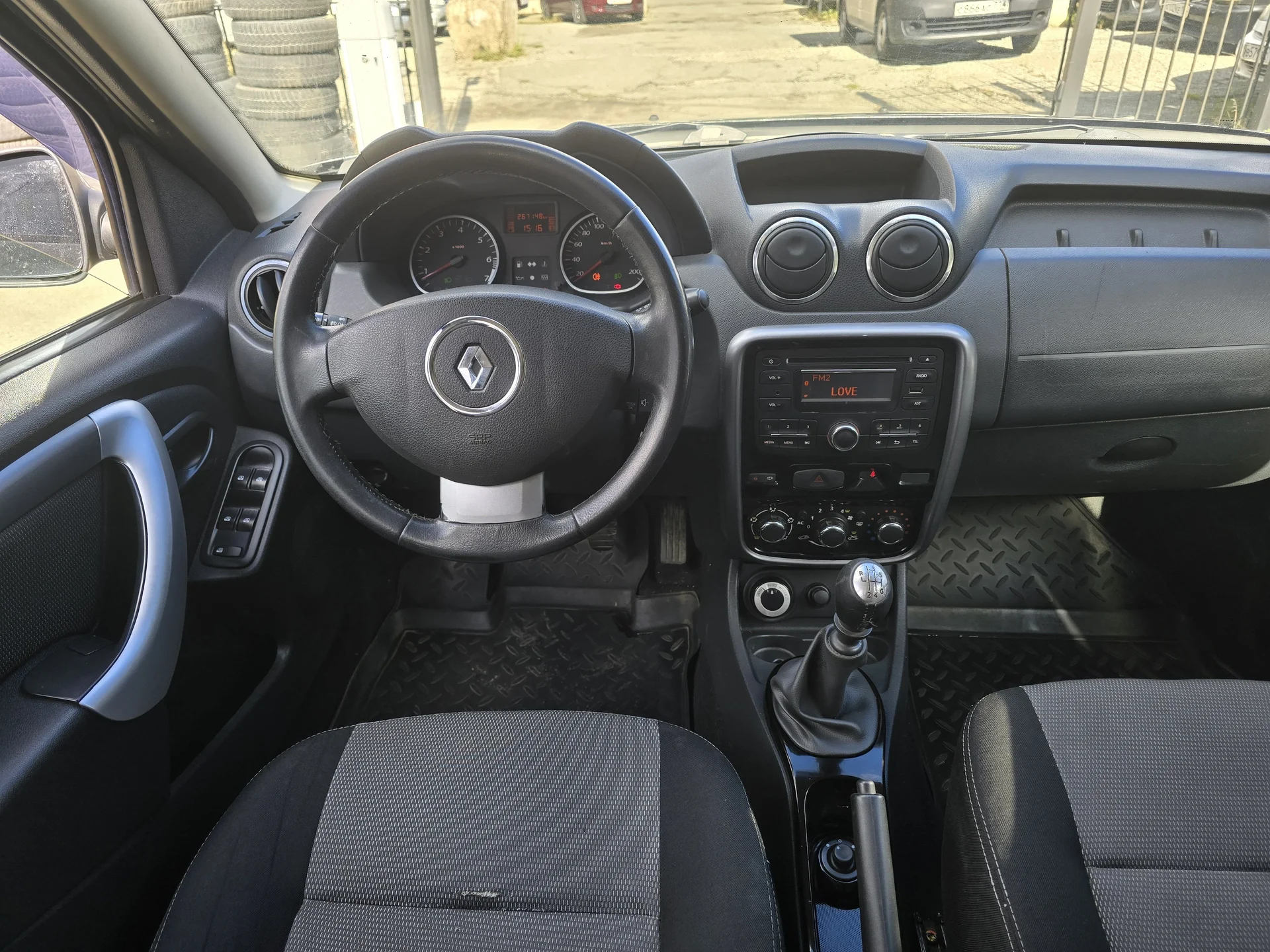 Renault Duster 2.0 МТ, 2013, 4WD - миниатюра 5