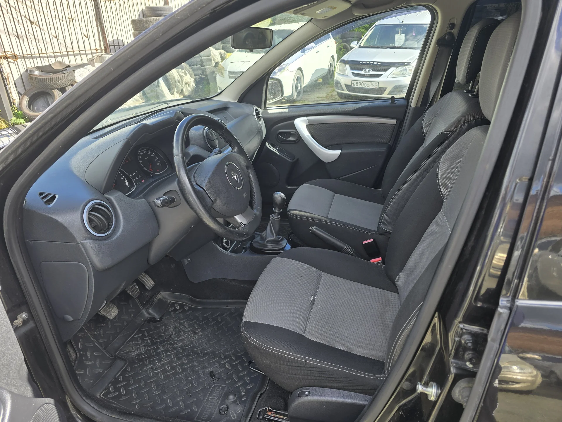 Renault Duster 2.0 МТ, 2013, 4WD - миниатюра 6