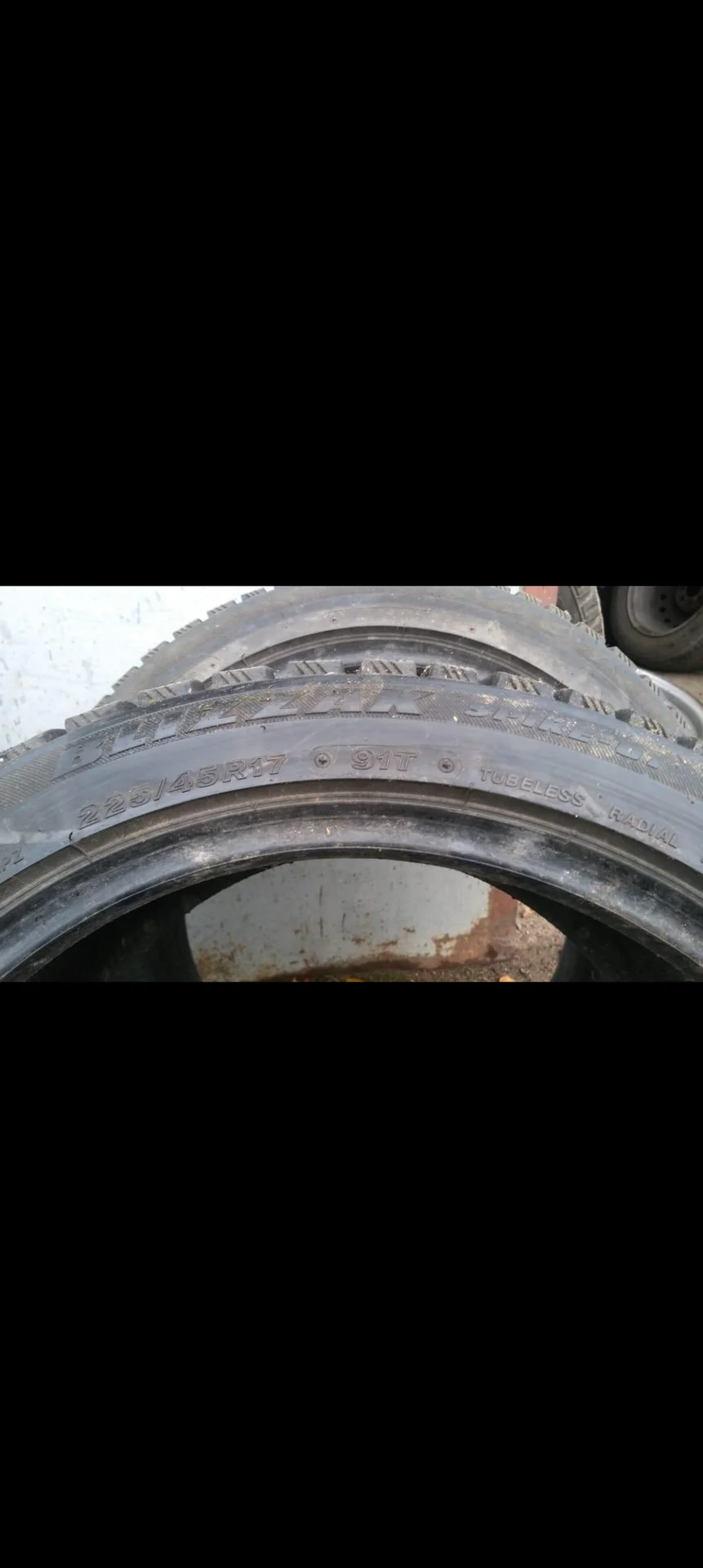 Bridgestone зима 225/45 R17 б/у 4шт. - миниатюра 3