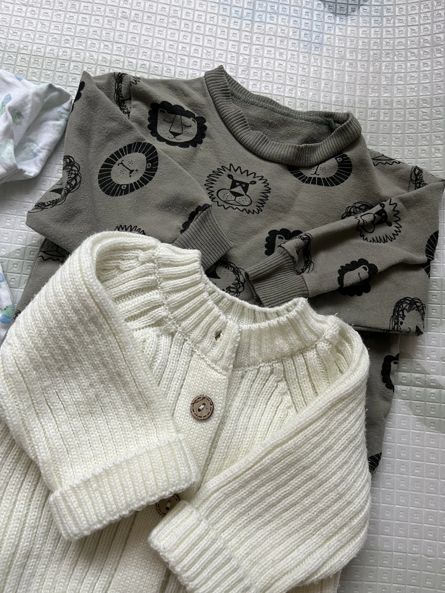 Детские вещи пакетом 68 (M&S, Disney, Benetton) - миниатюра 3
