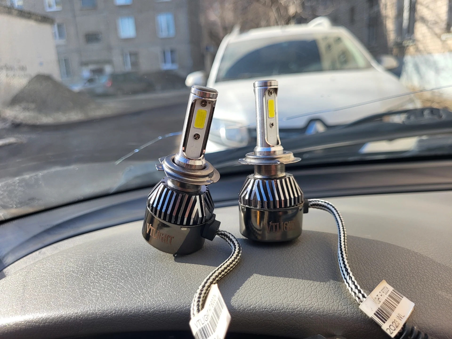 Лампы светодиодные H7 6000K - изображение 1