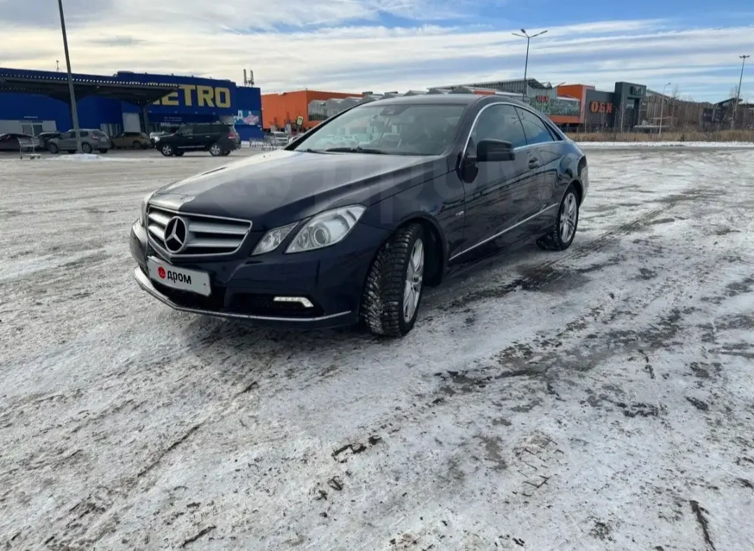 Mercedes E200 купе 2010 года - миниатюра 2