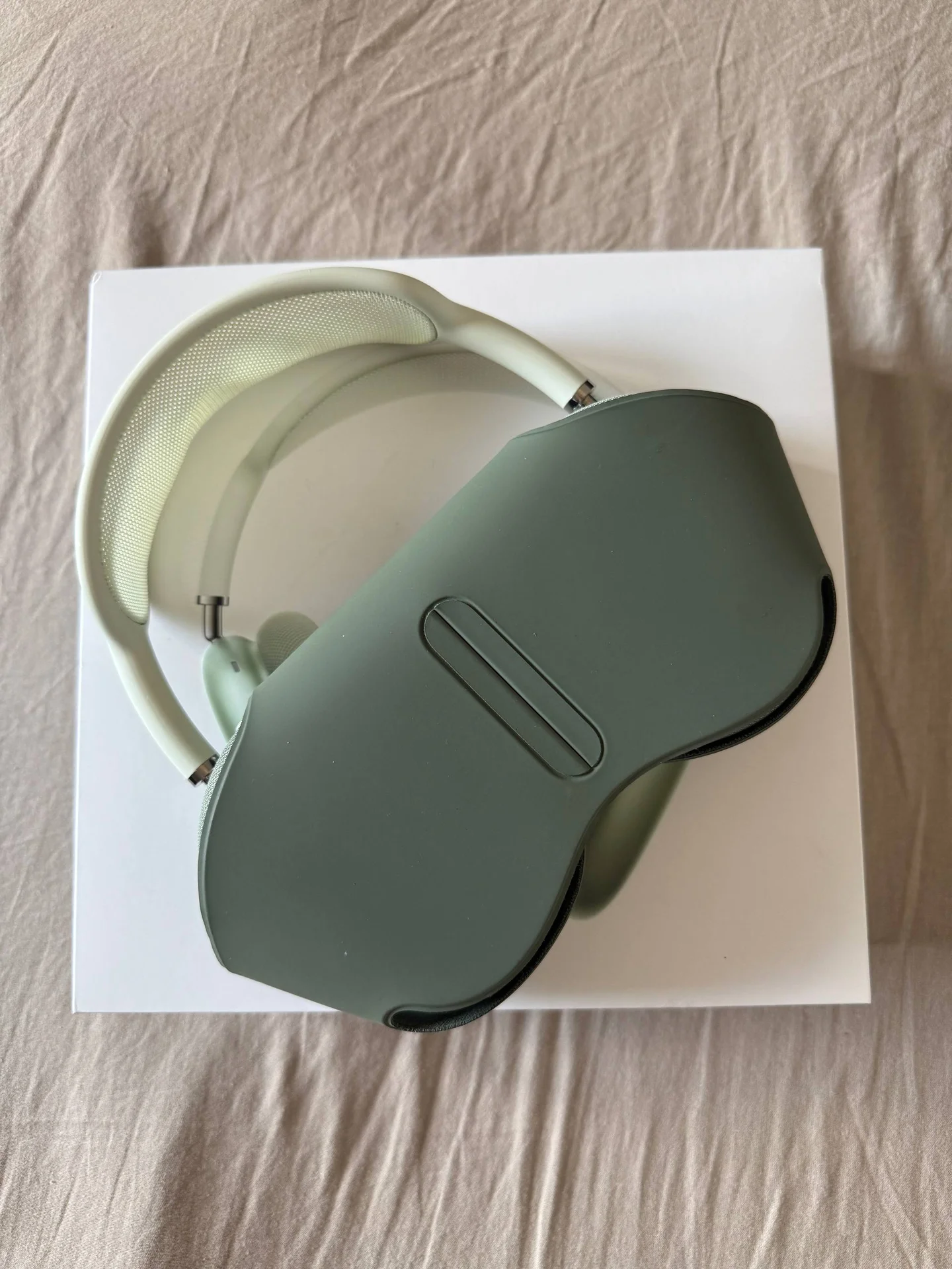 наушники Airpods max - миниатюра 2
