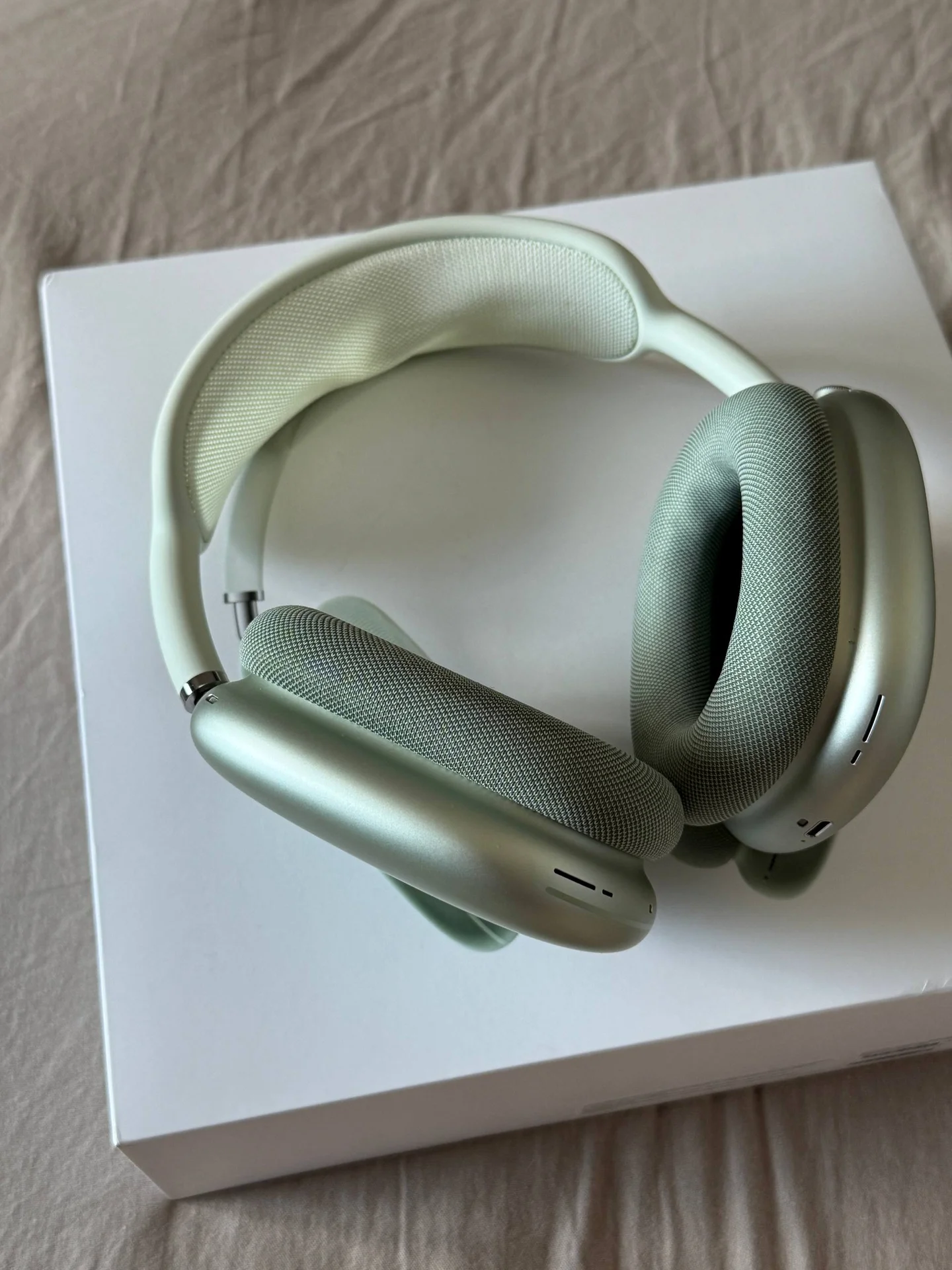наушники Airpods max - миниатюра 4