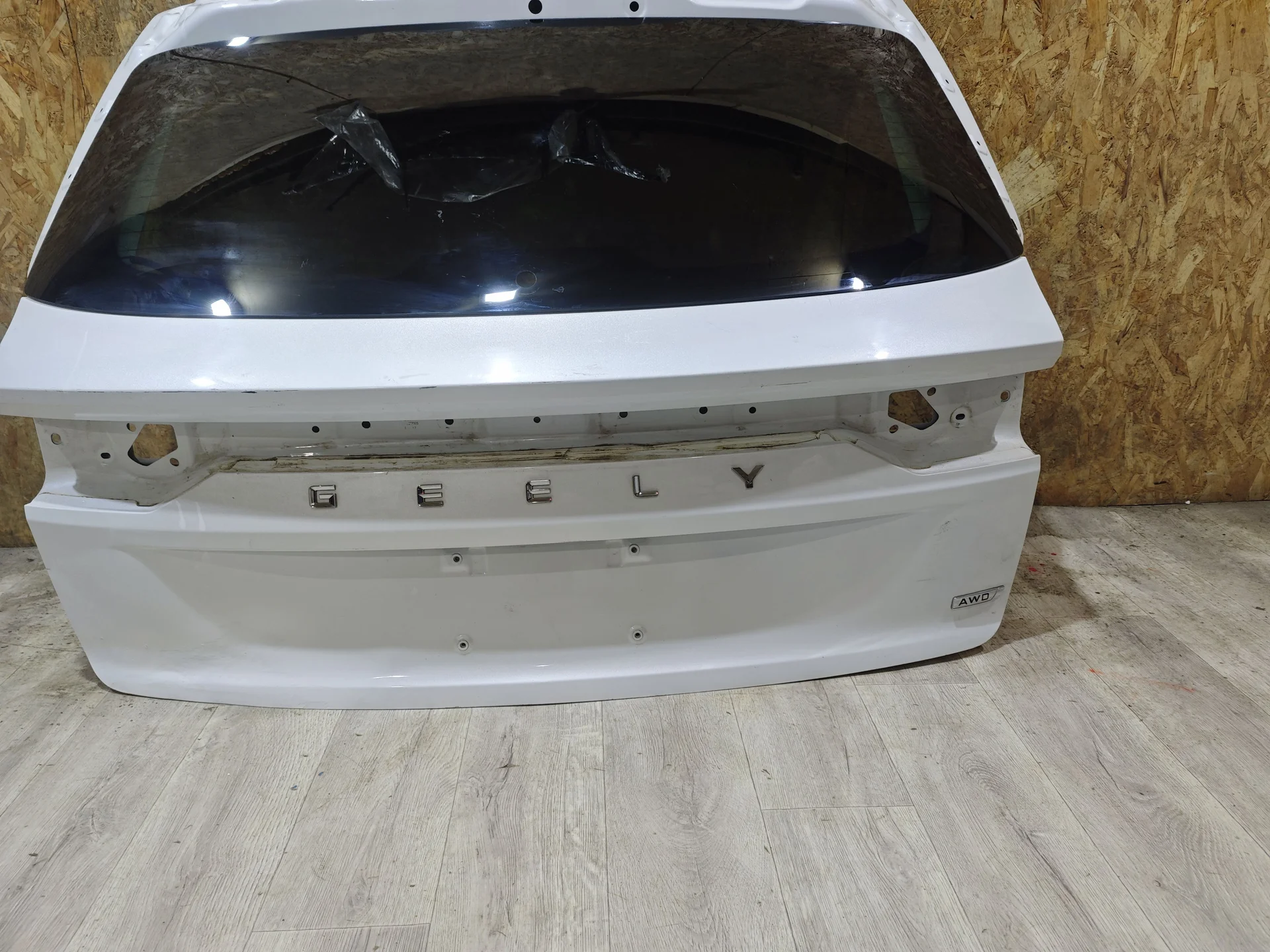 Дверь багажника Geely Monjaro - миниатюра 2