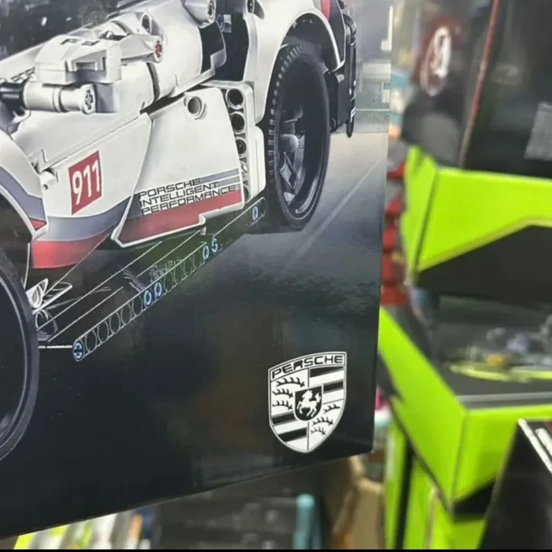 Конструктор Porsche 911 Technic - миниатюра 3