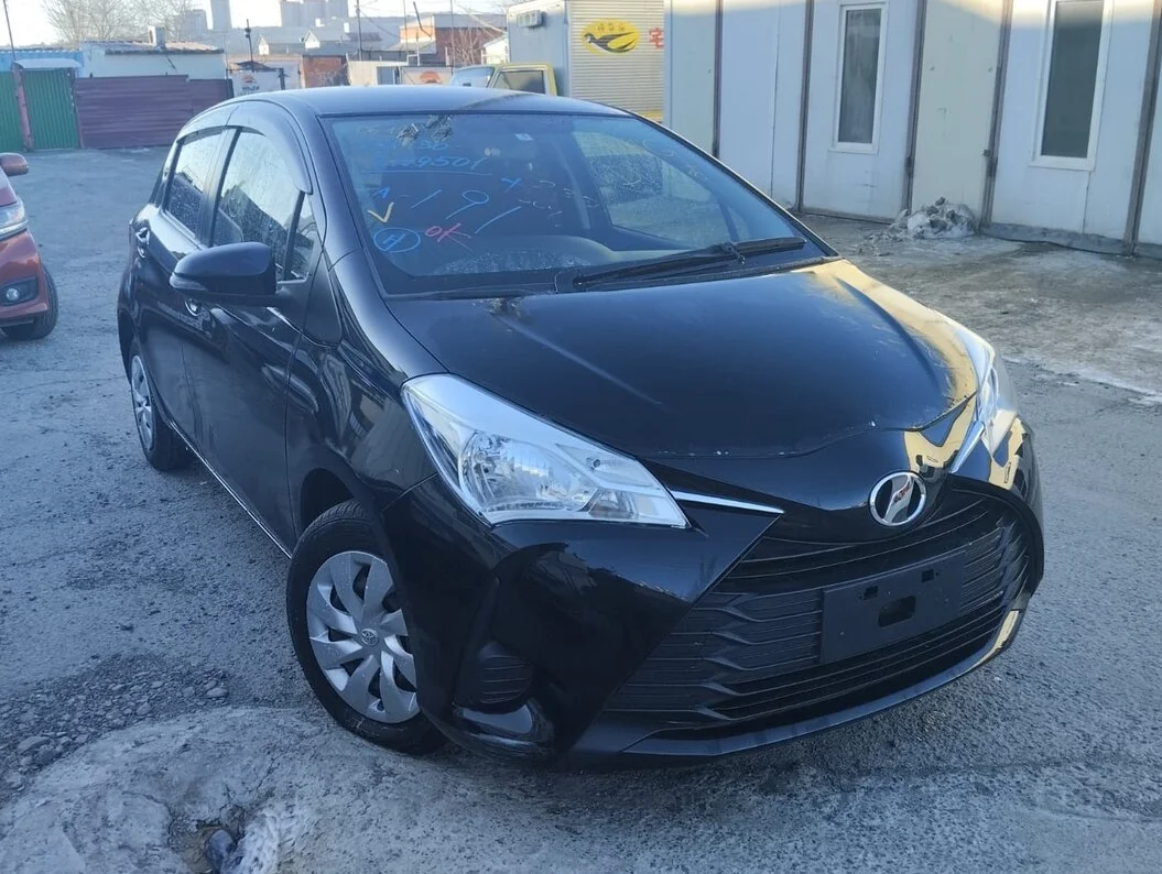 Toyota Vitz - изображение 1