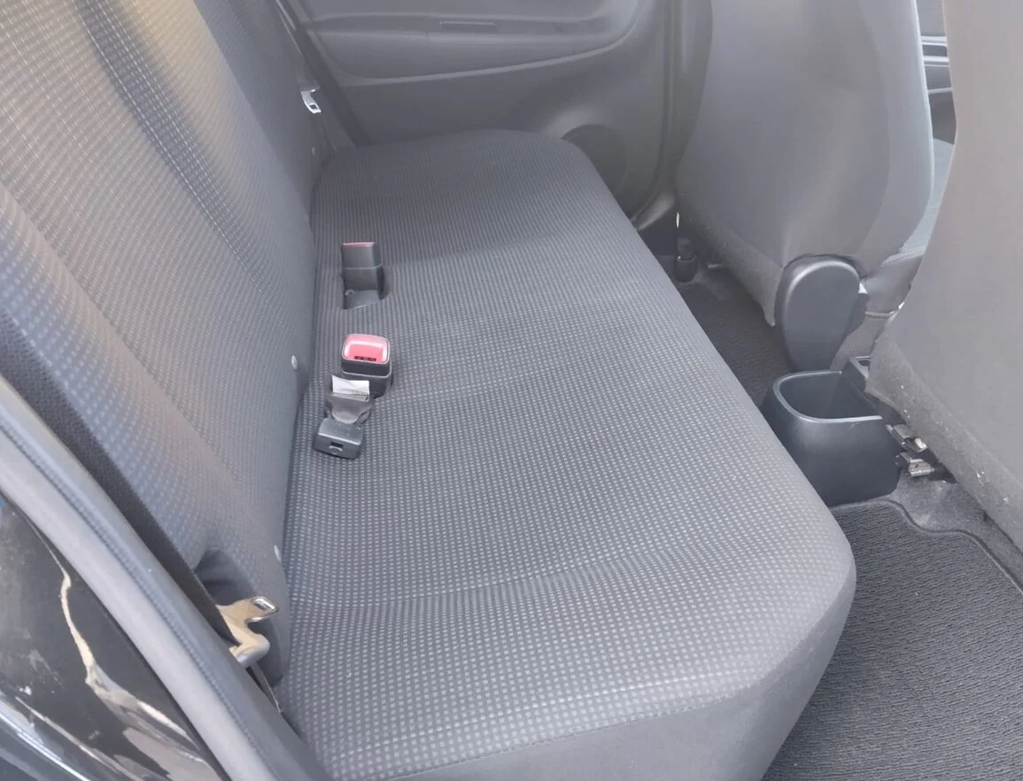 Toyota Vitz - миниатюра 10