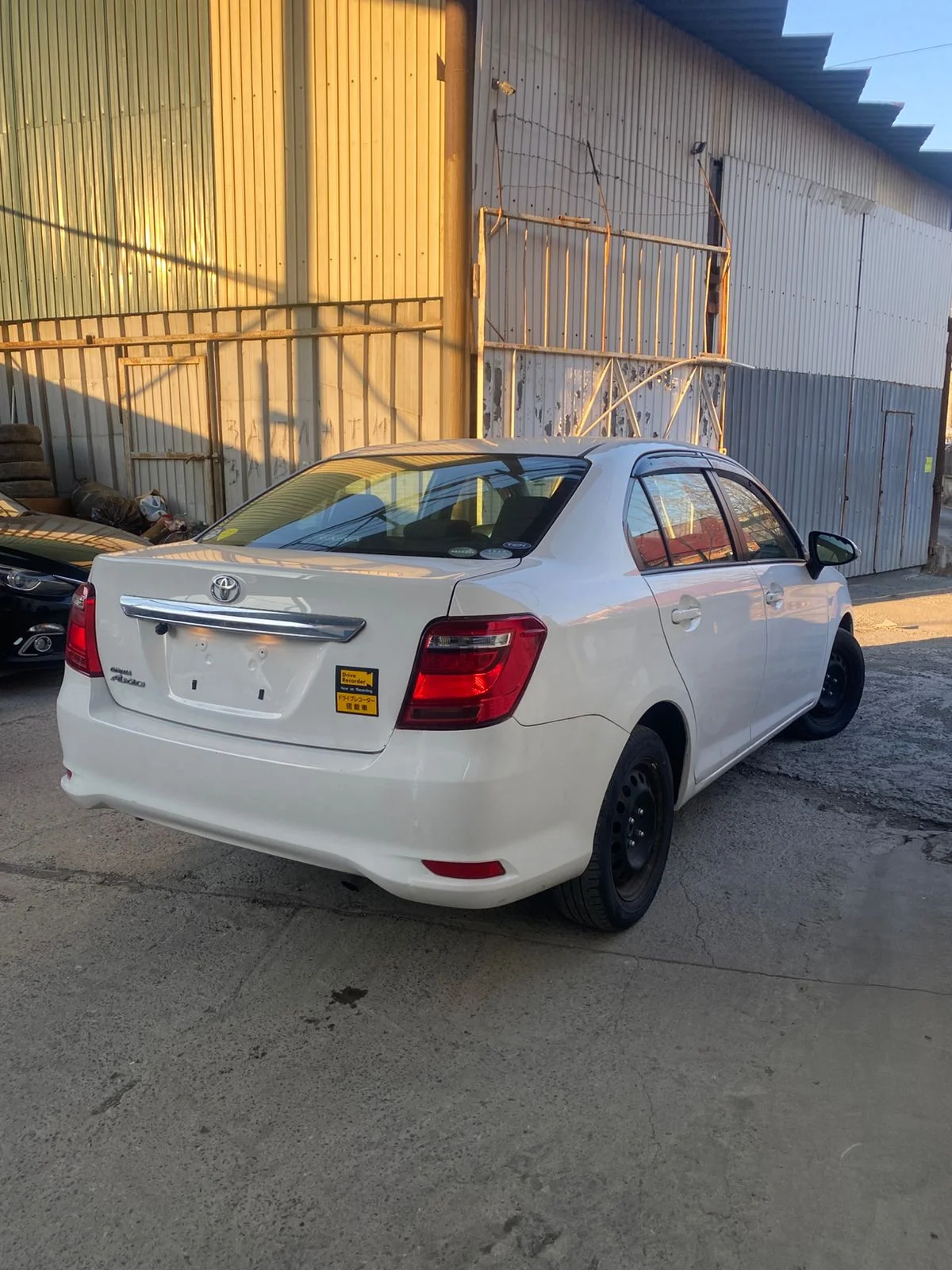 Toyota Corolla Axio - надежный и экономичный - миниатюра 4