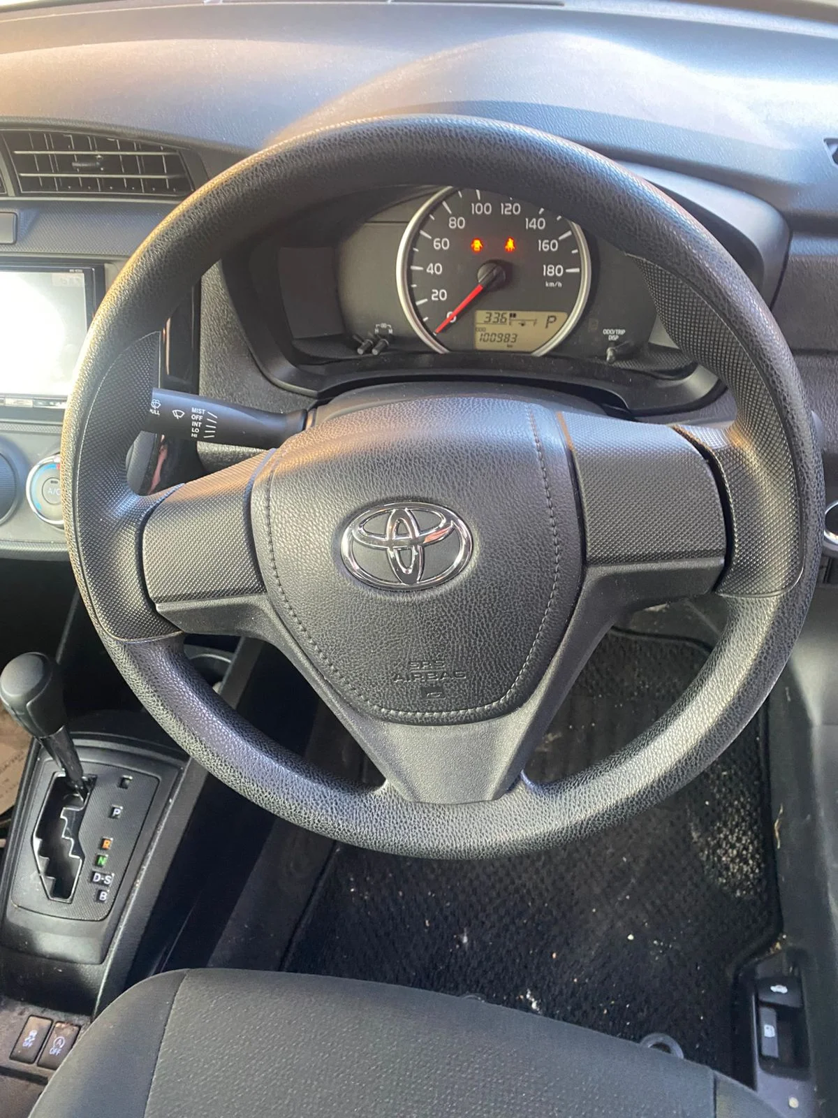 Toyota Corolla Axio - надежный и экономичный - миниатюра 9