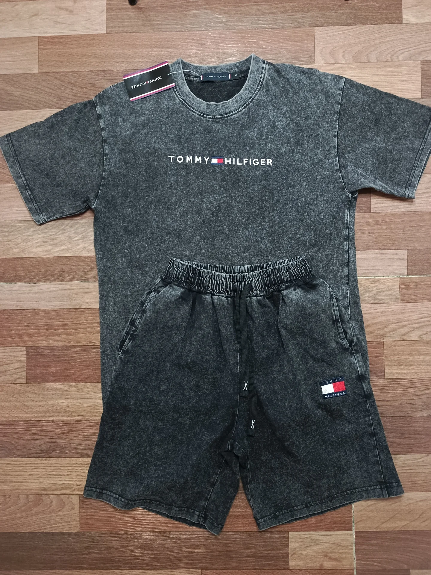 Костюм Tomy Hilfiger. Футболка/шорты - миниатюра 3