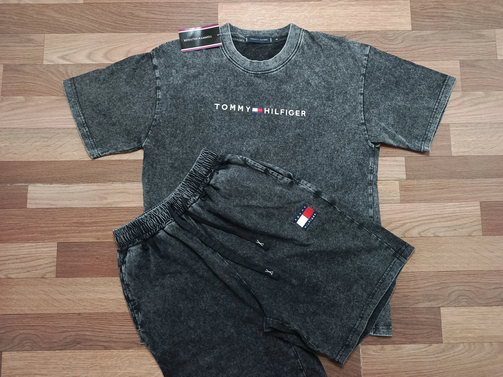 Костюм Tomy Hilfiger. Футболка/шорты - миниатюра 9
