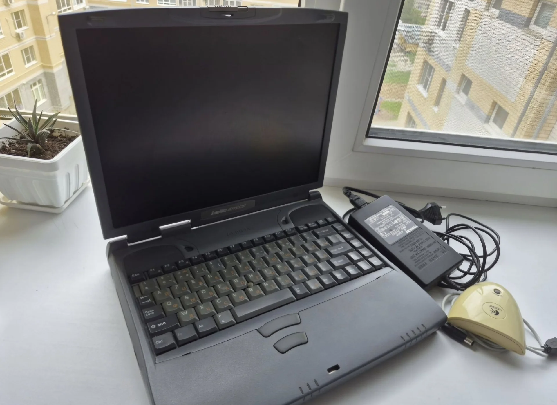 Ноутбук toshiba Satellite 4090CDT ретро винтаж - изображение 1