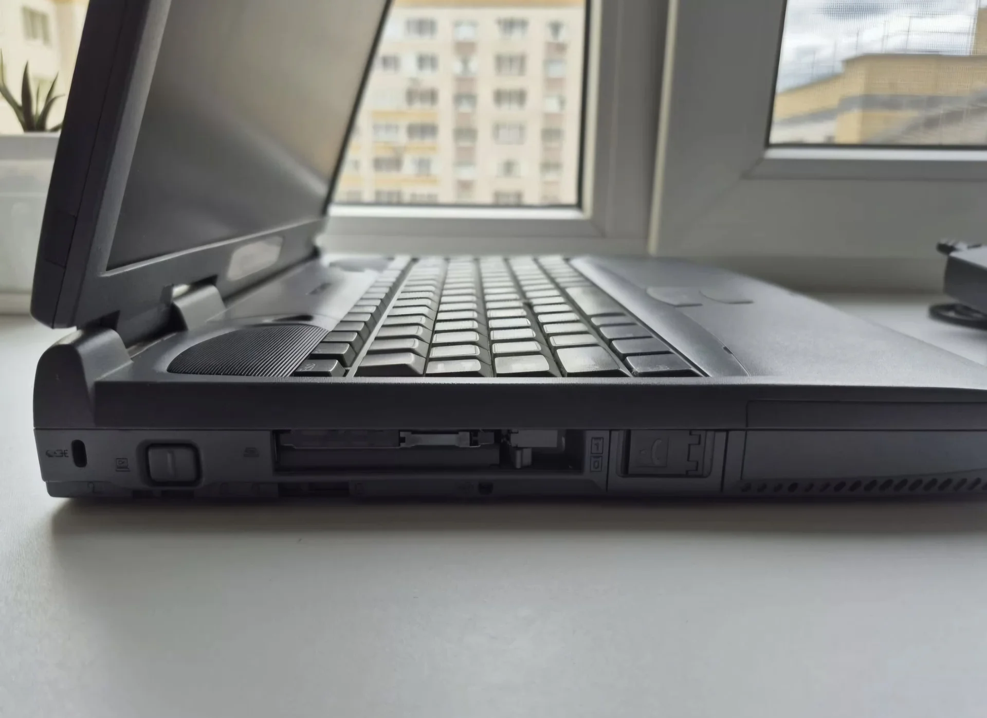 Ноутбук toshiba Satellite 4090CDT ретро винтаж - миниатюра 3