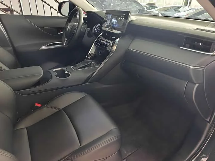 Toyota Harrier 2023 г. 2.0л 171 л.с. - миниатюра 8