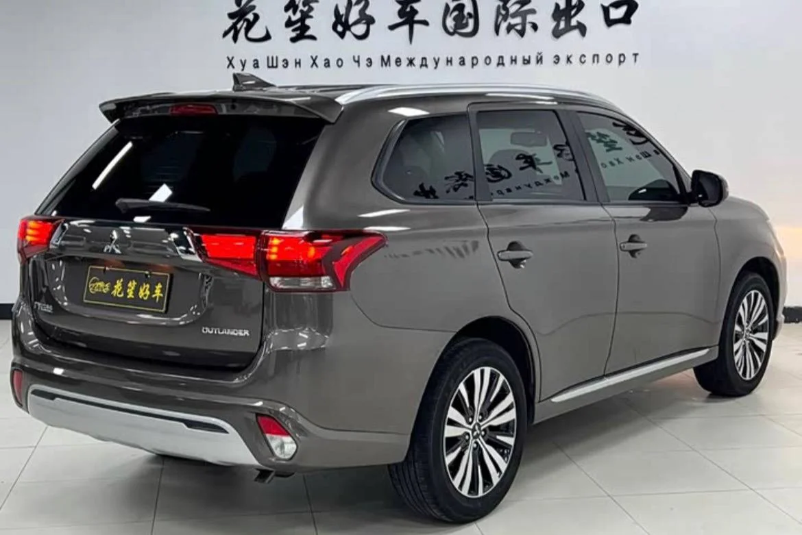 Mitsubishi Outlander 2021 г. - миниатюра 5