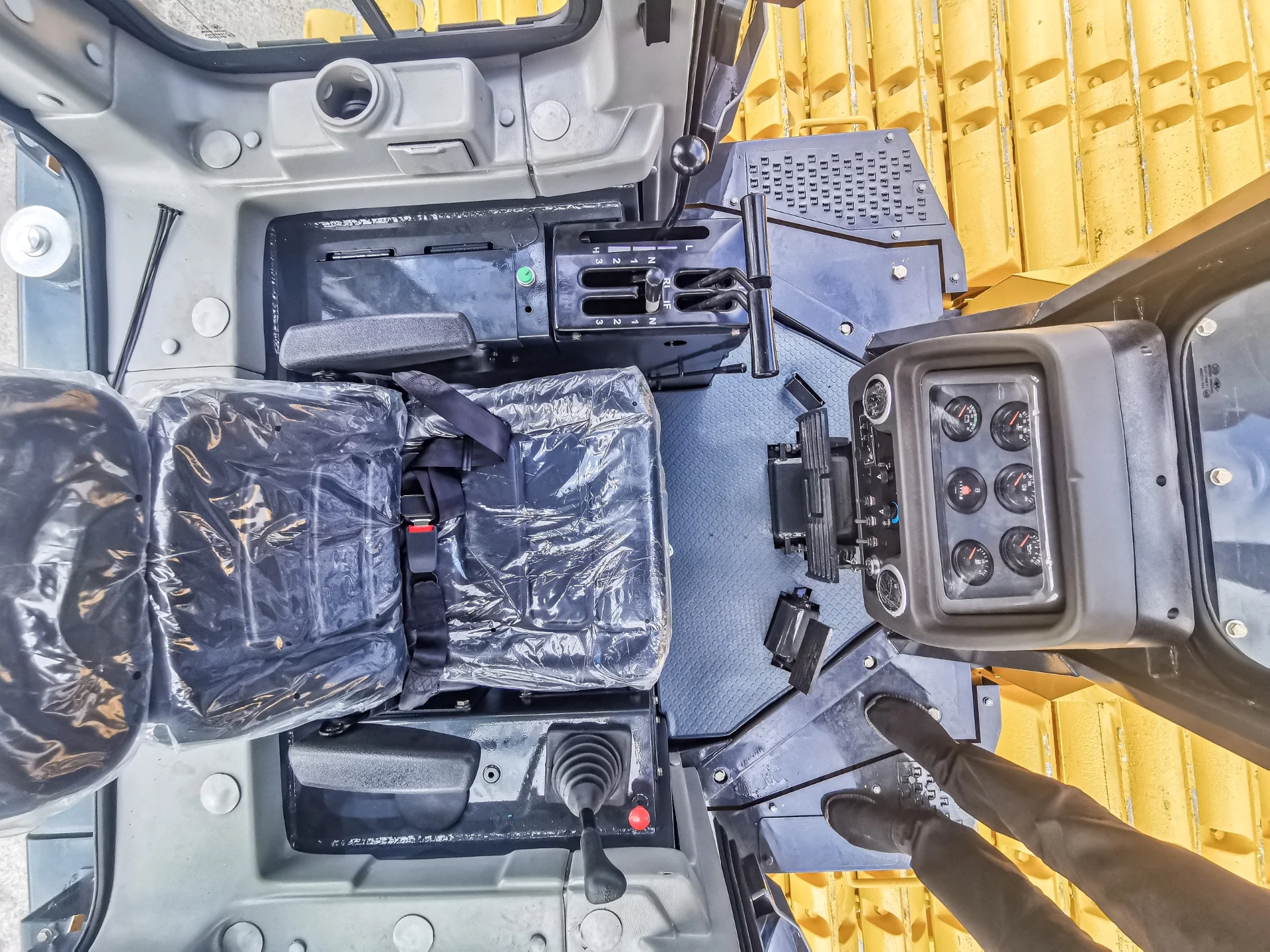Гусеничный бульдозер BEEZONE D16-5S - миниатюра 2